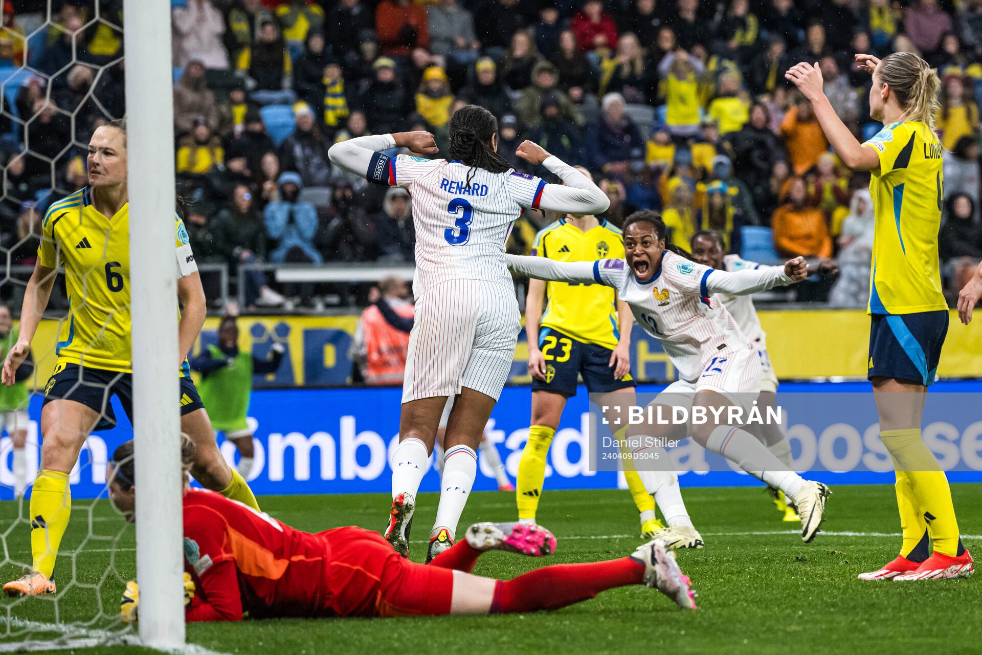 Wendie Renard and Marie-Antoinette Katoto of France