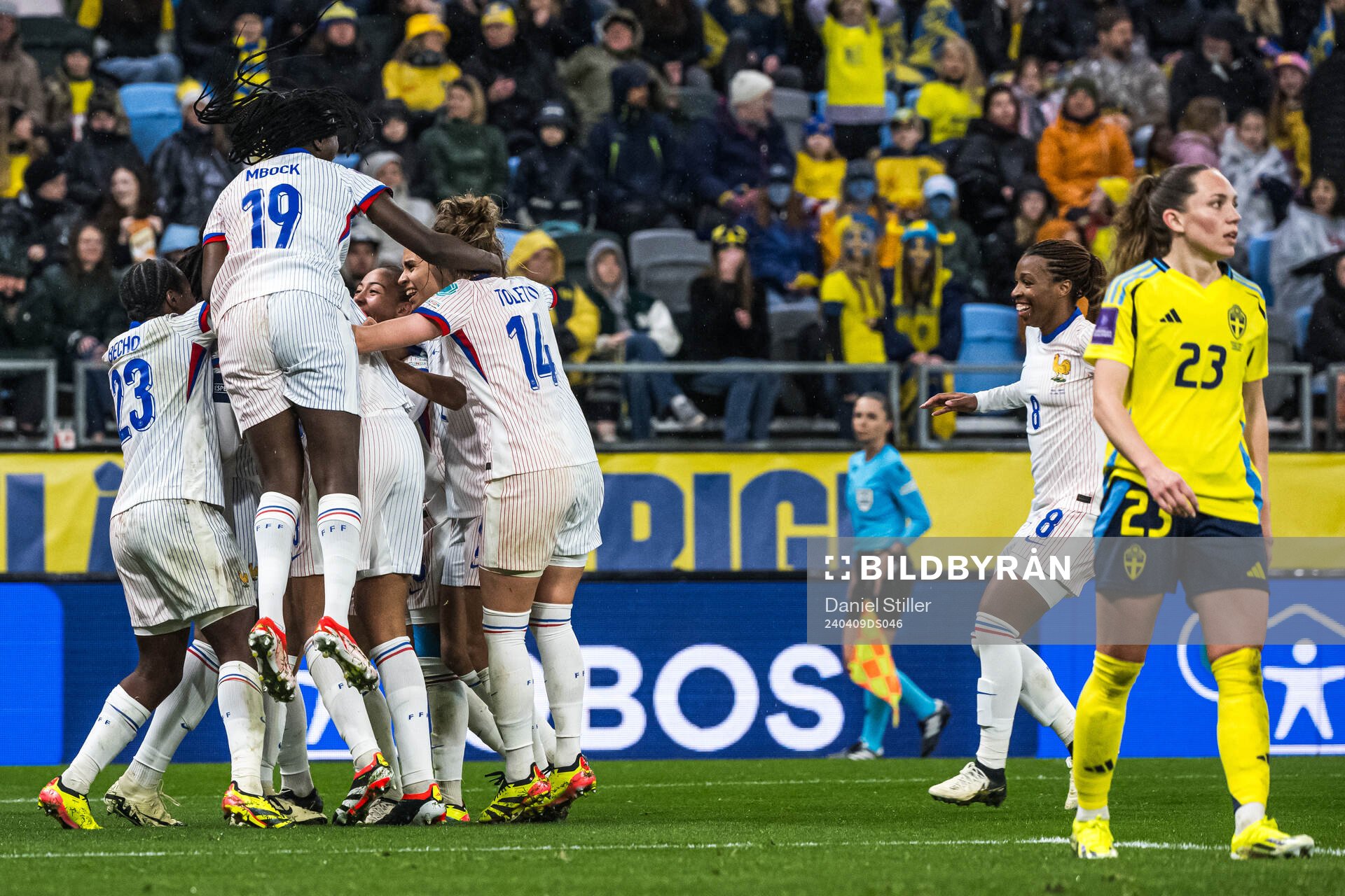Players of France celebrate the 0-1 goal