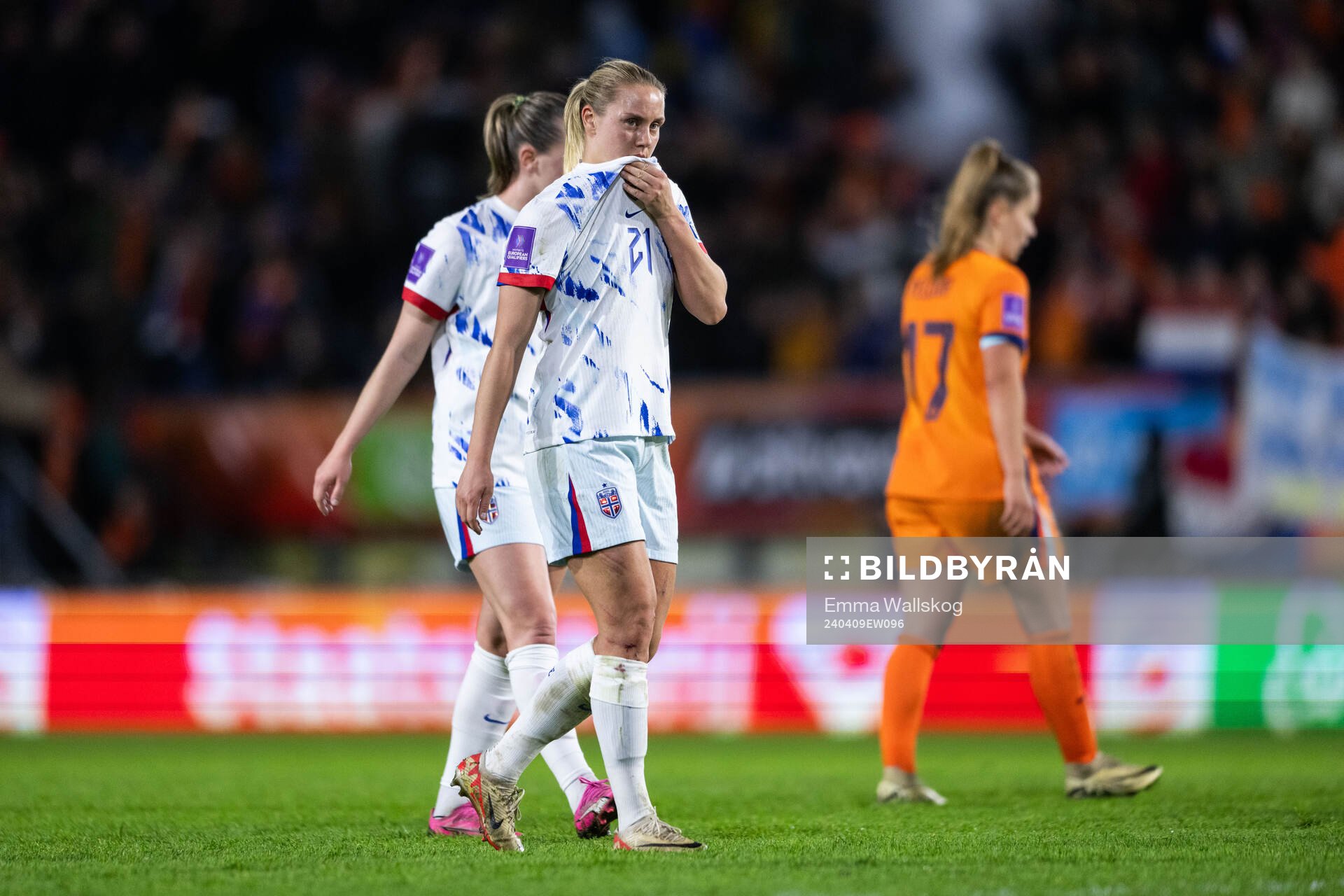Lisa Naalsund  of Norway looks dejected