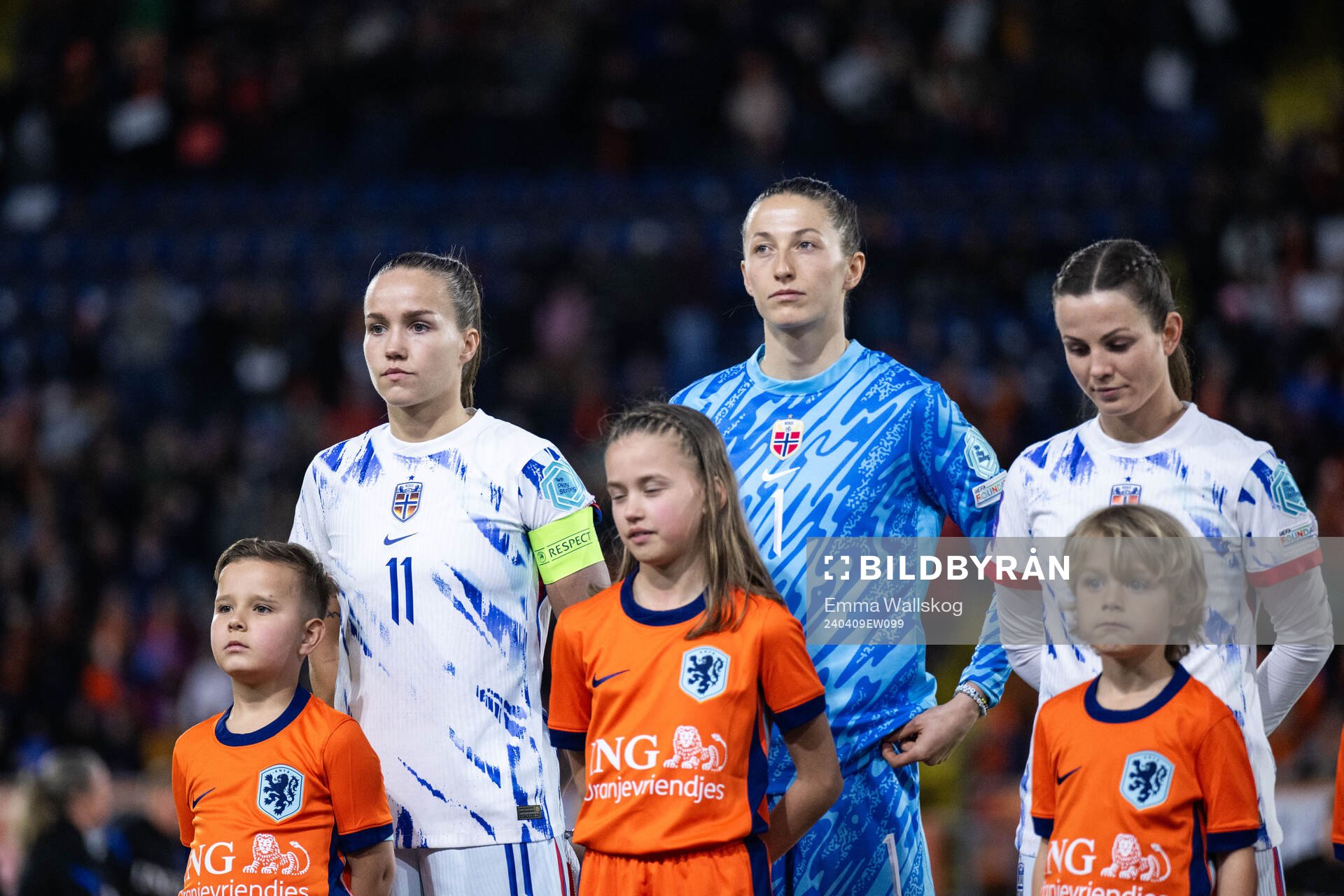 Guro Reiten, goalkeeper Cecilie Fiskerstrand and Tuva