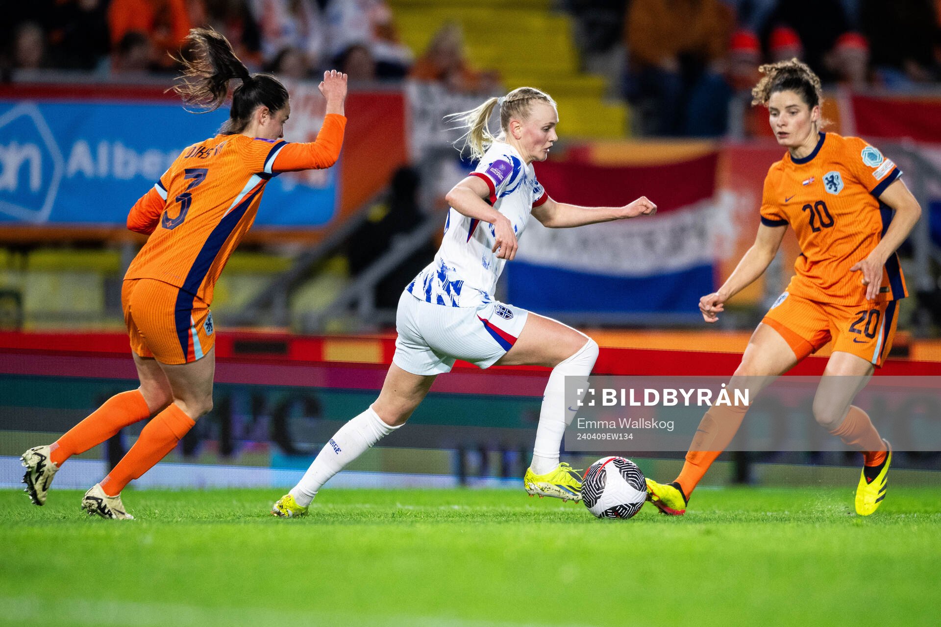 Caitlin Dijkstra and Emilie Bosshard Haavi of Netherlands
