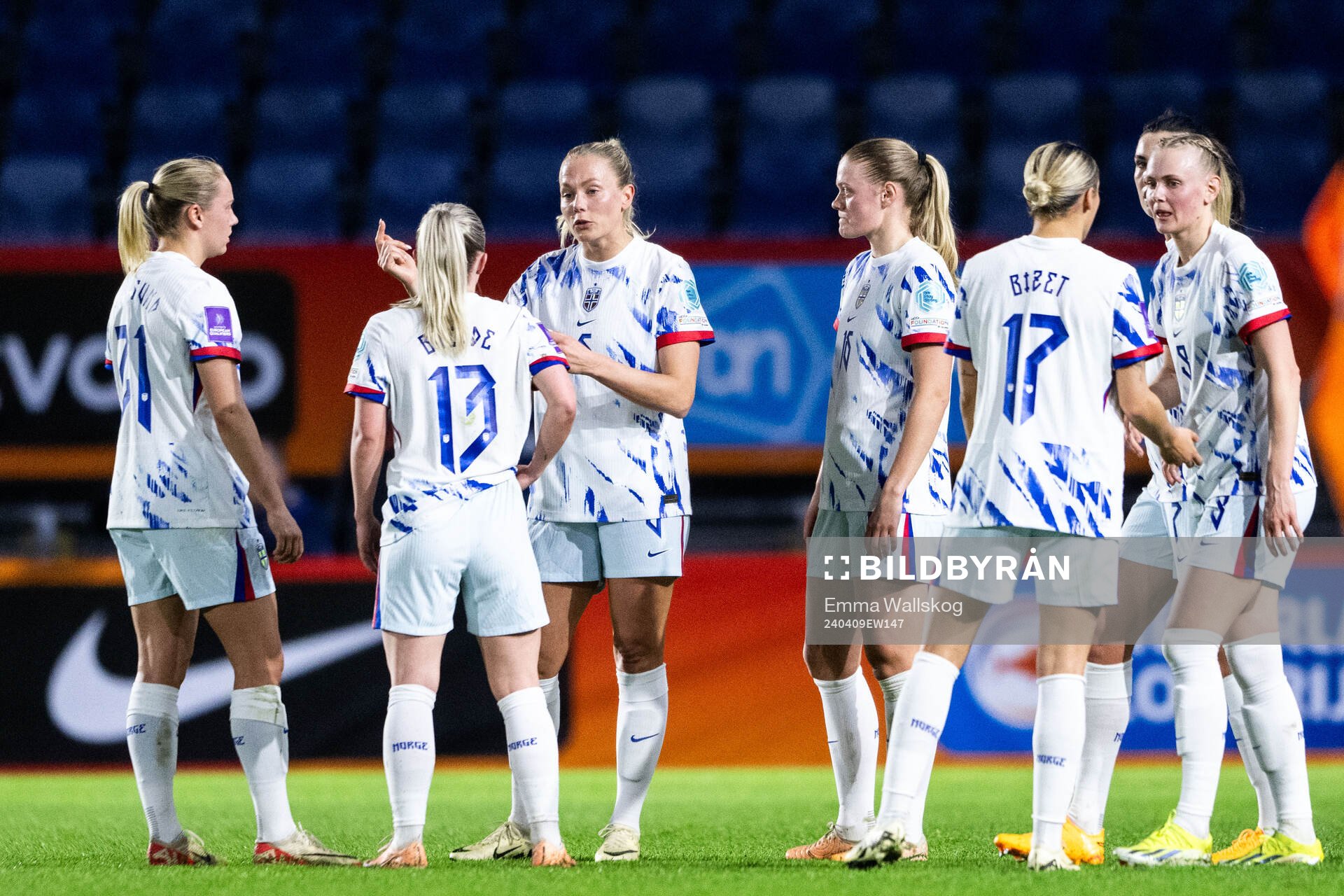 Guro Bergsvand of Norway with Lisa Naalsund, Thea Bjelde,