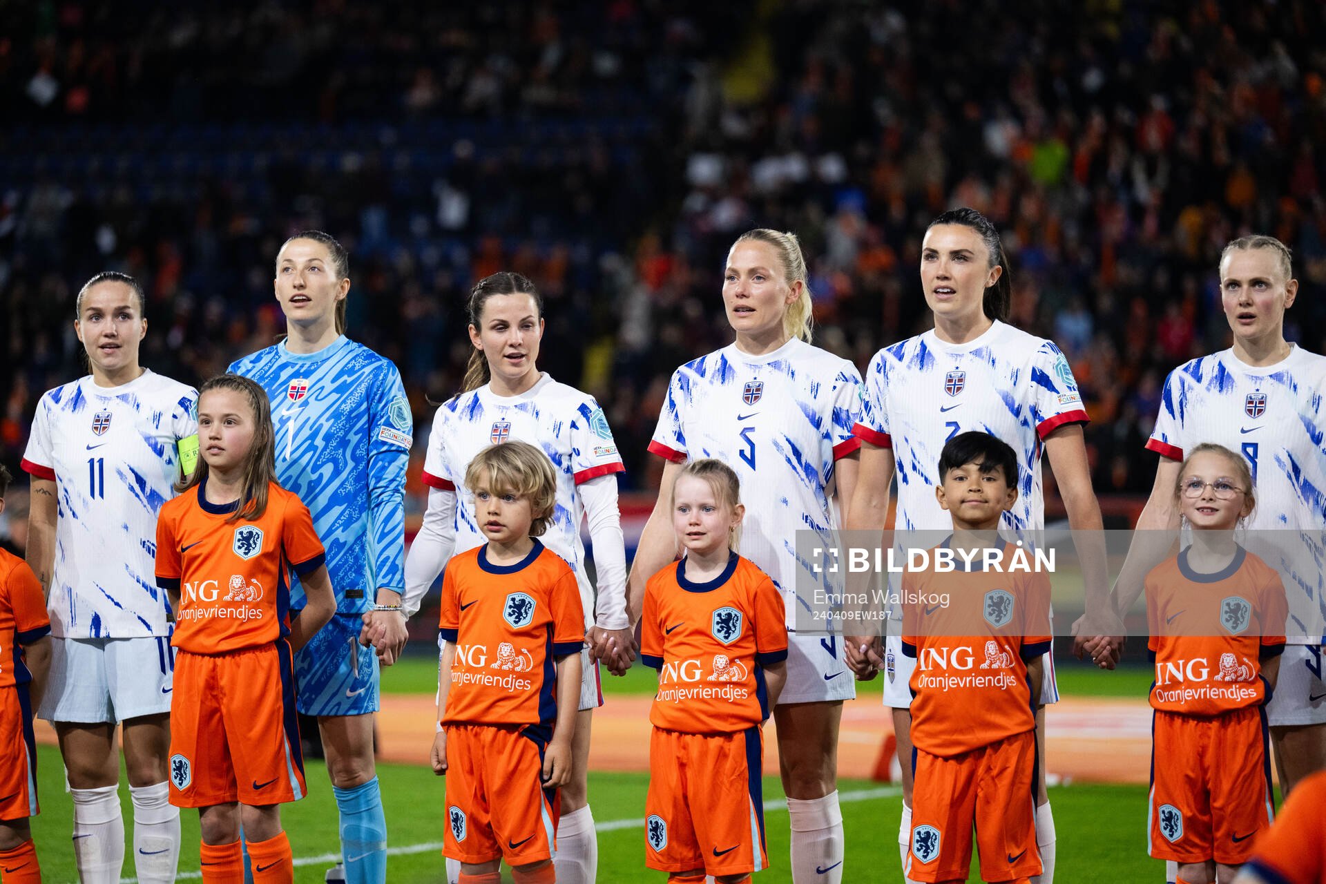 Guro Reiten, goalkeeper Cecilie Fiskerstrand, Tuva Hansen,