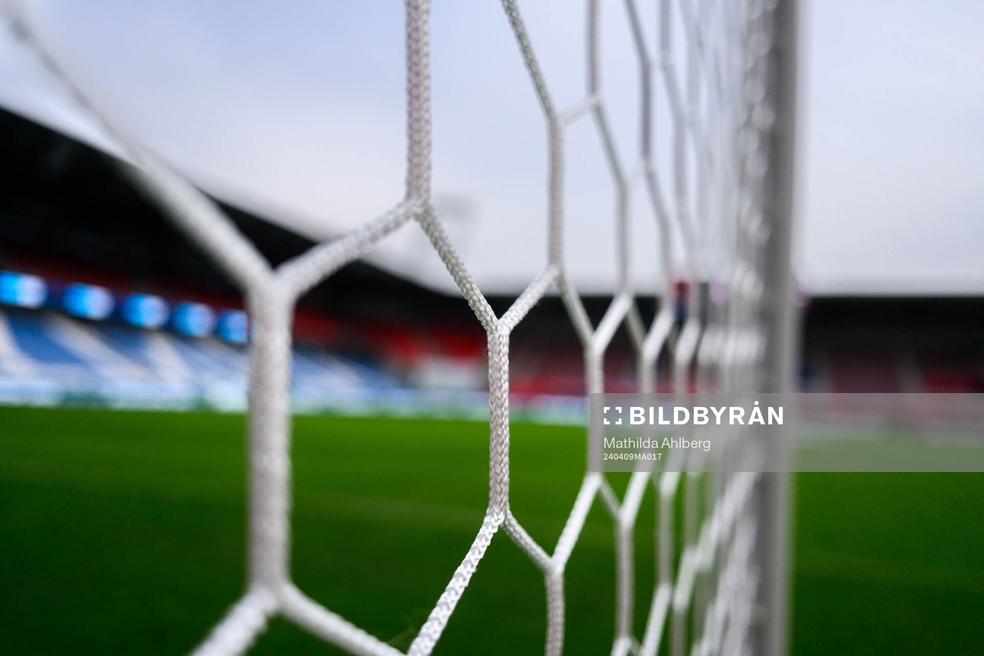 Nätmaskor inför fotbollsmatchen i Superettan mellan Helsingborg och Brage den 9 april 2024 i Helsingborg. 