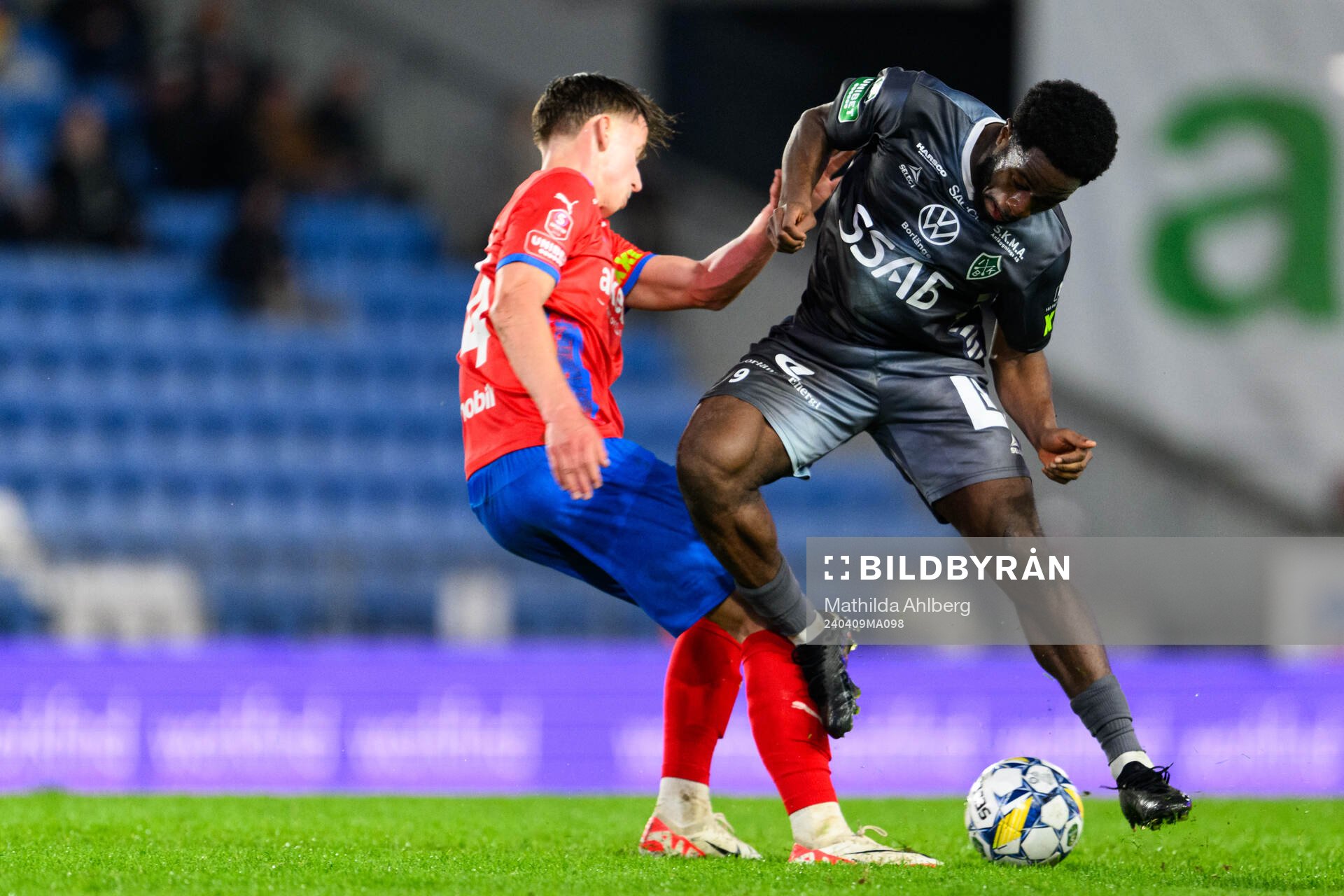 Helsingborgs Lukas Kjellnäs och Brages Kevin Appiah Nyarko