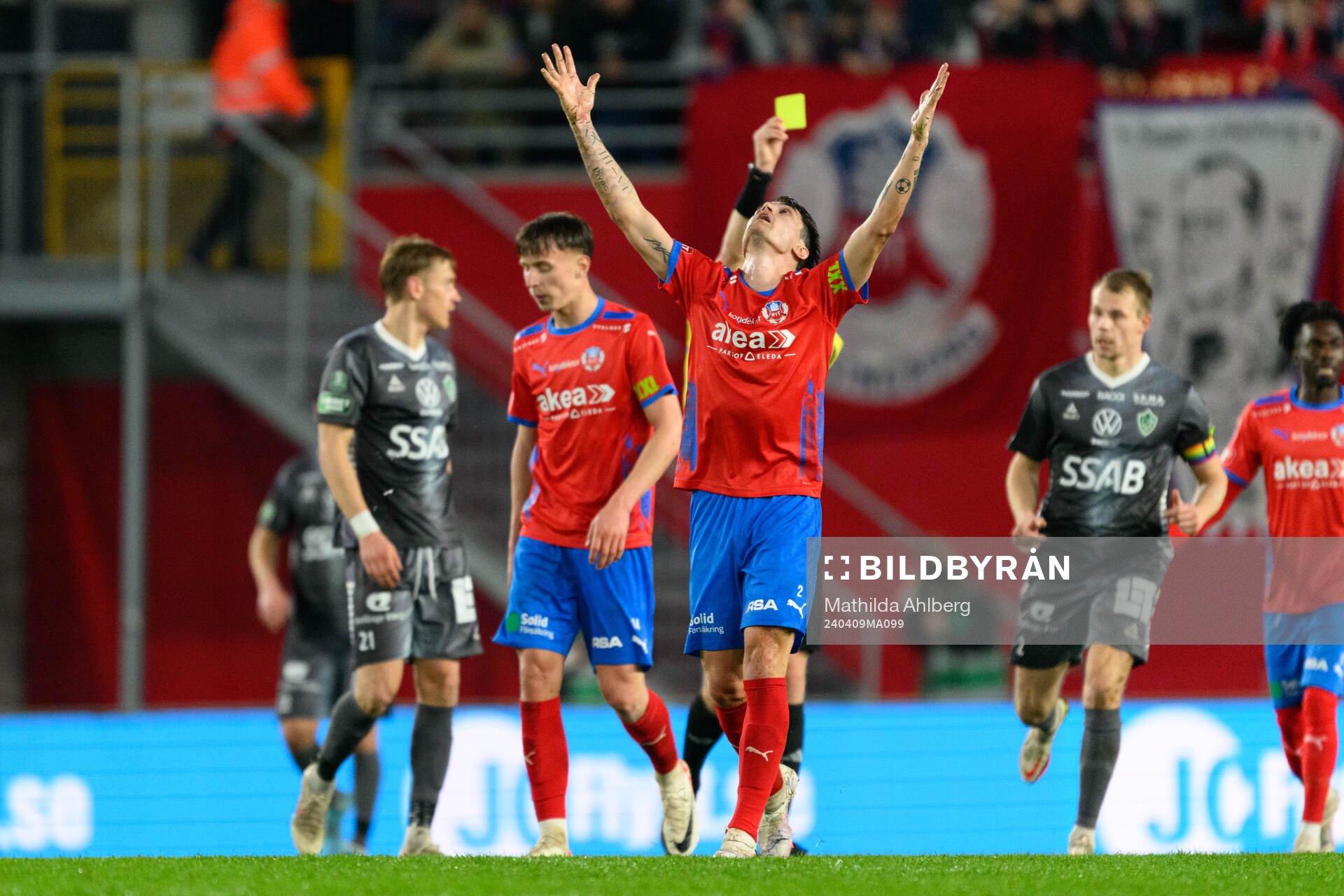 Helsingborgs Jon Birkfeldt reagerar