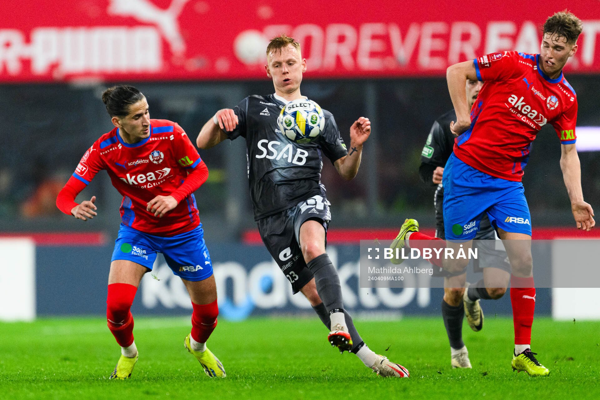 Helsingborgs Ervin Gigovic och Benjamin Örn mot Brages