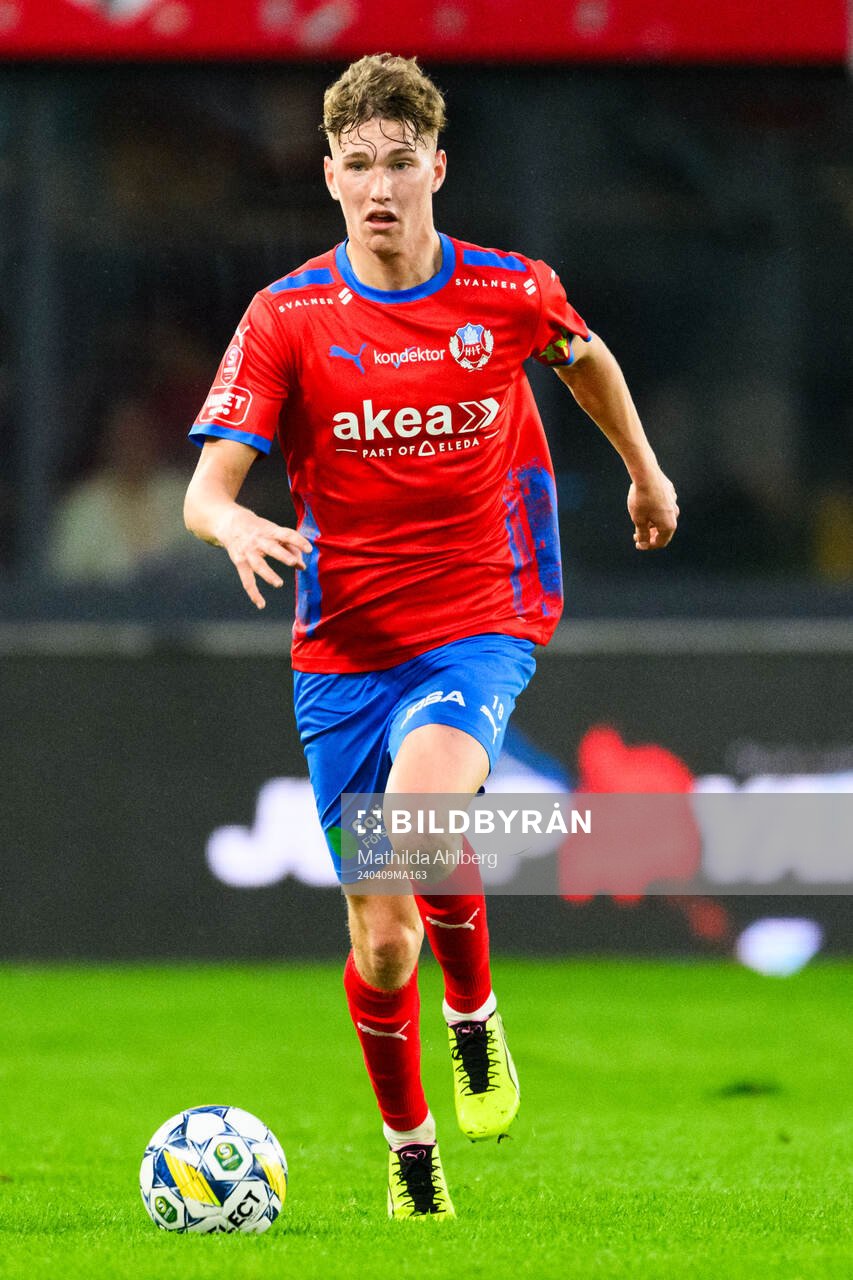 Helsingborgs Benjamin Örn under fotbollsmatchen i Superettan mellan Helsingborg och Brage den 9 april 2024 i Helsingborg. 