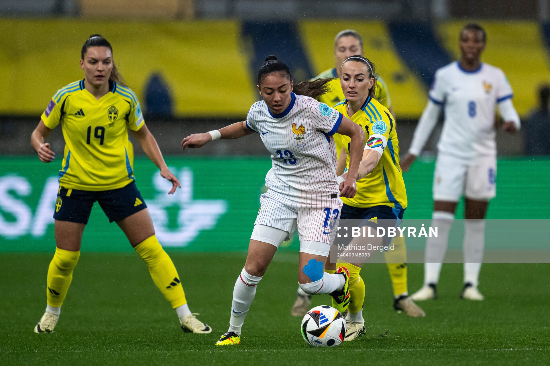 Selma Bacha of France and Kosovare Asllani of Sweden