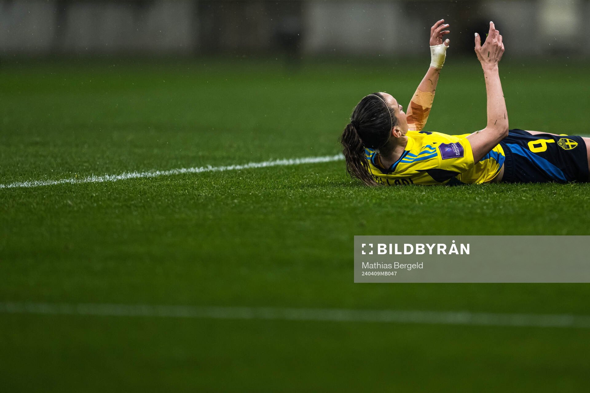 Kosovare Asllani of Sweden looks dejected