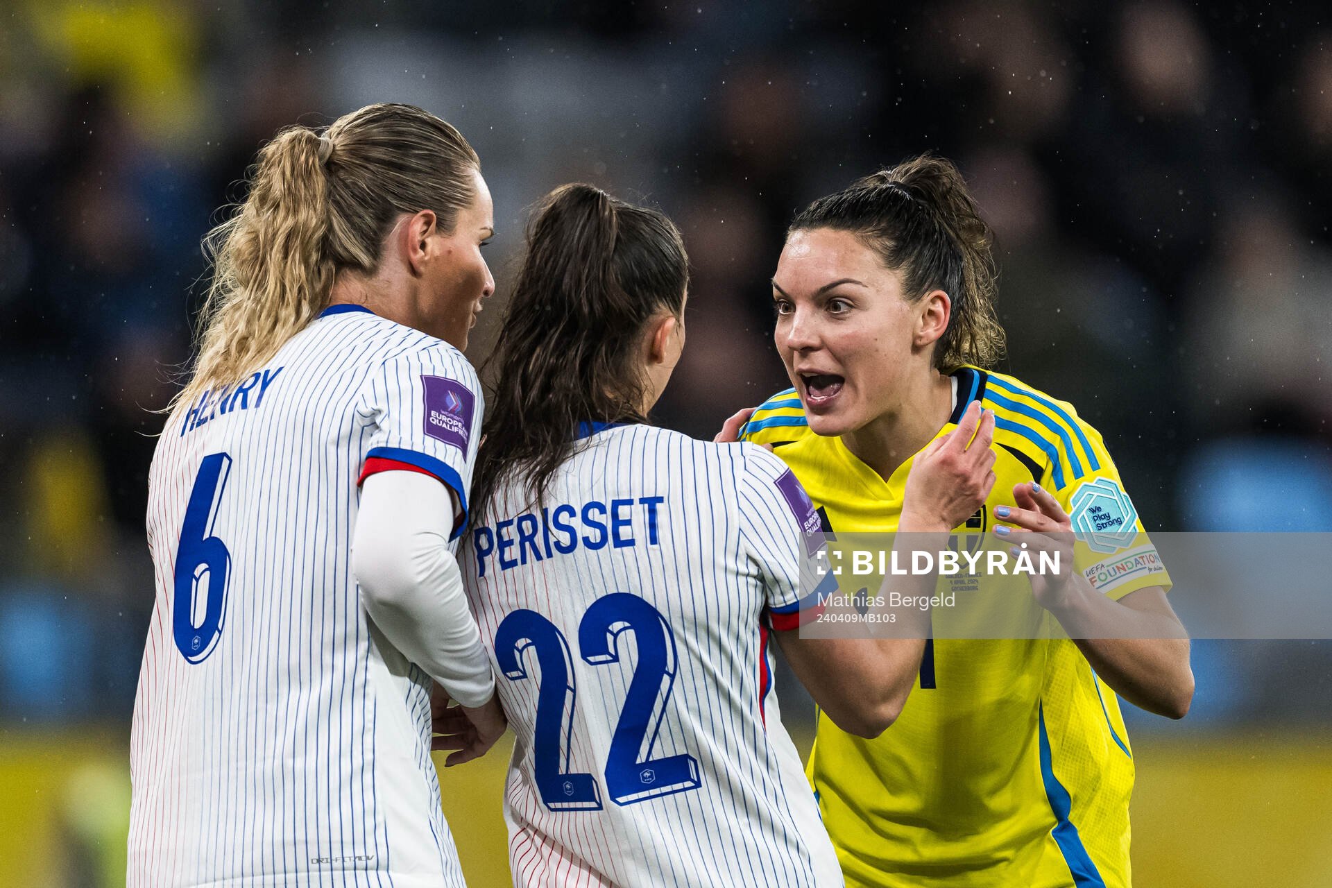 Johanna Rytting Kaneryd of Sweden and Eve Périsset of