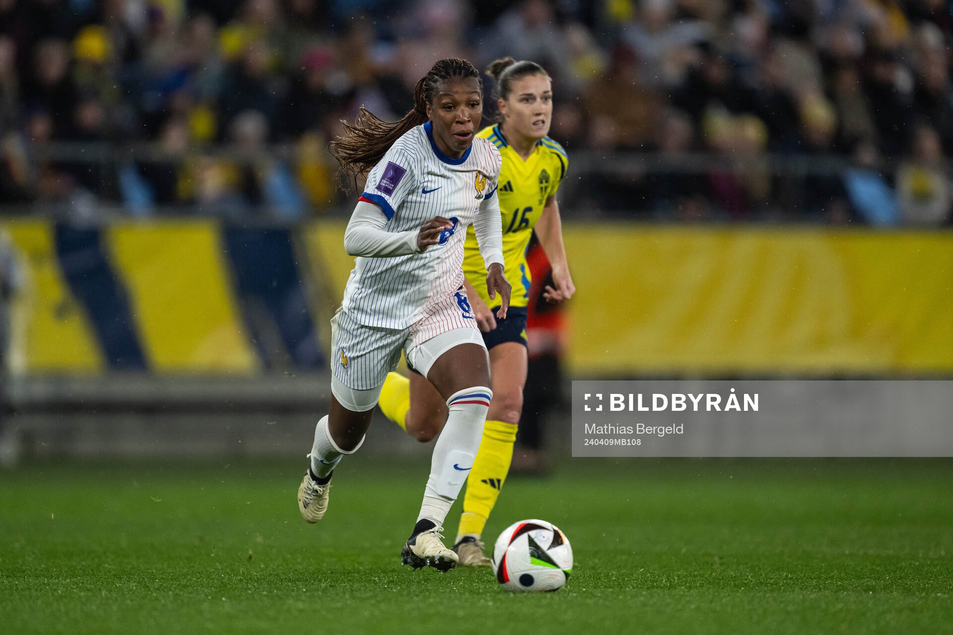 Grace Geyoro of France