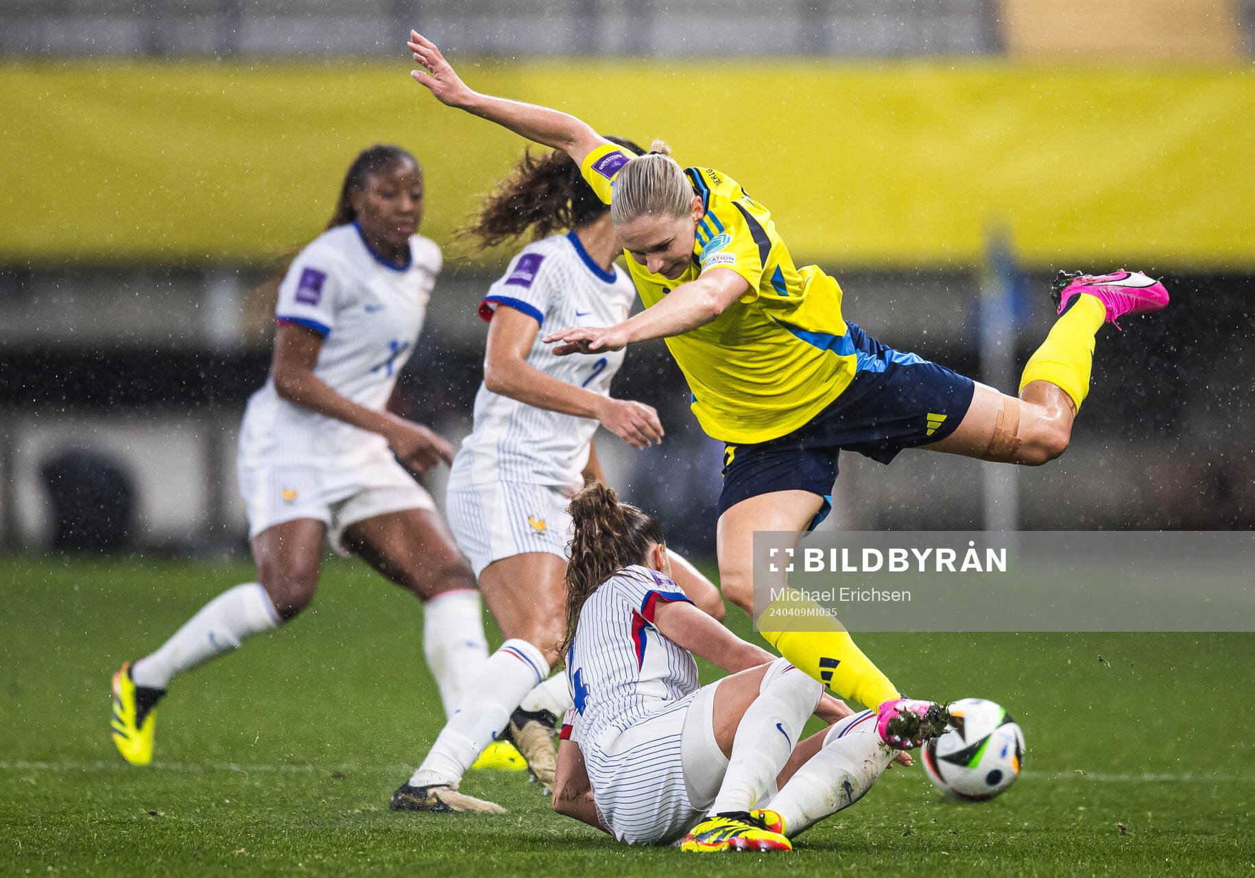 Sandie Toletti of France and Jonna Andersson of Sweden