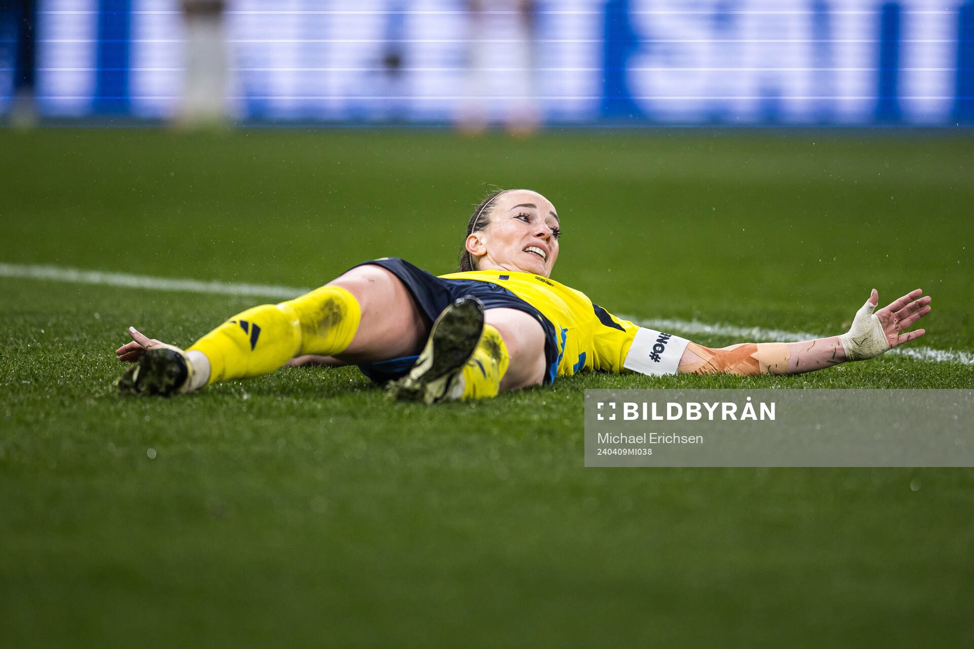 Kosovare Asllani of Sweden looks dejected