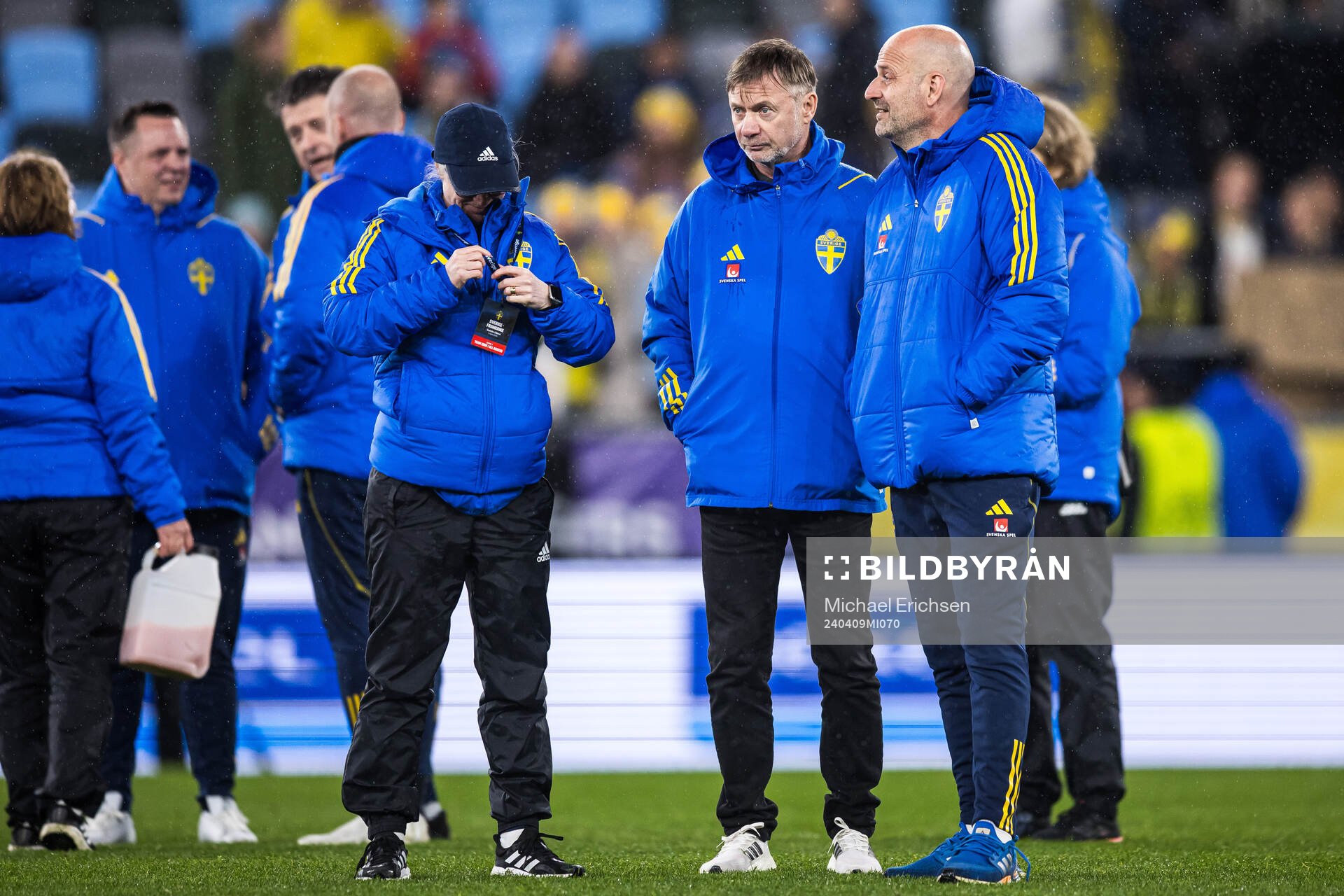 Head coach Peter Gerhardsson looks dejected