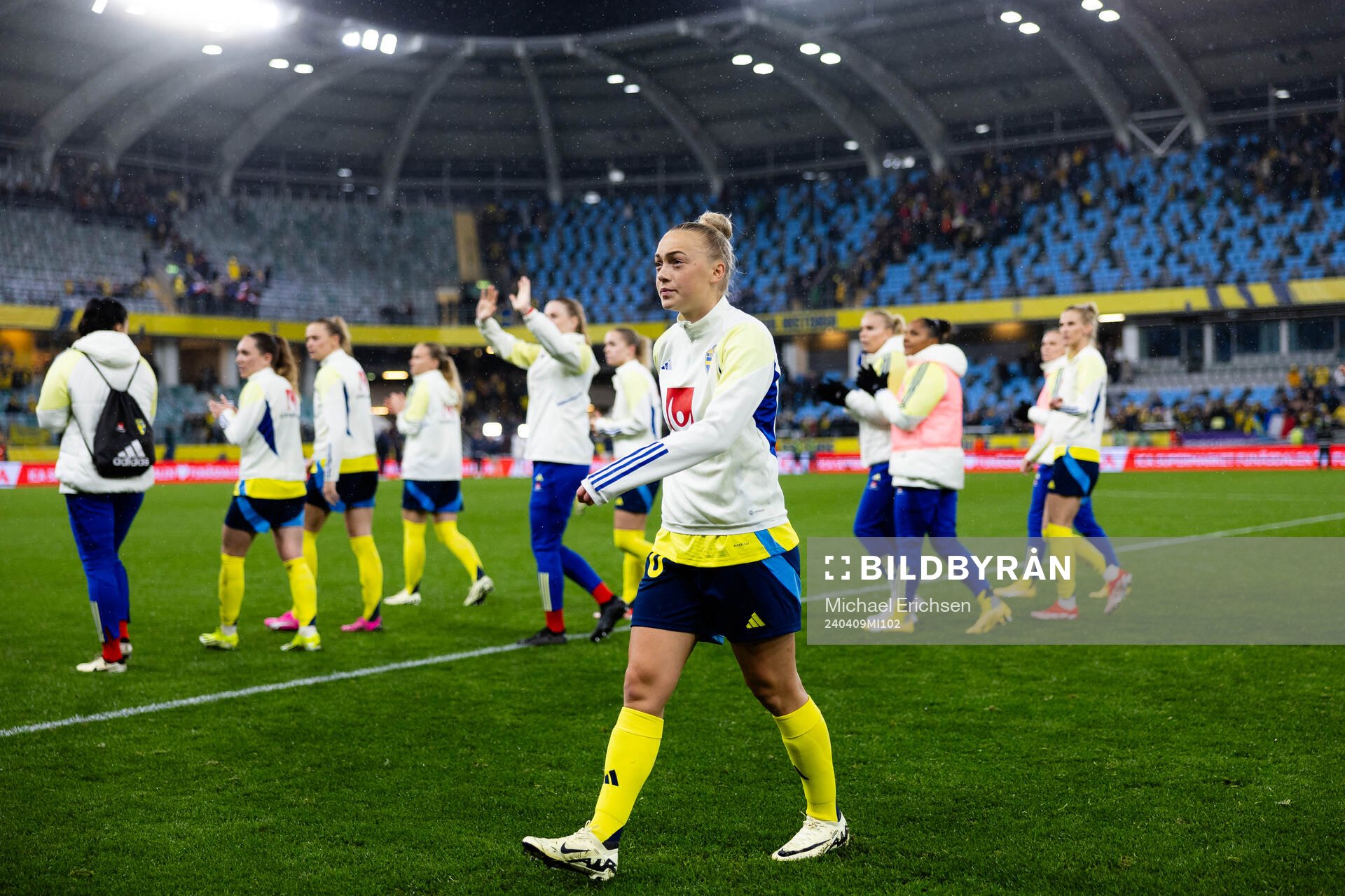 Hanna Bennison of Sweden look dejected