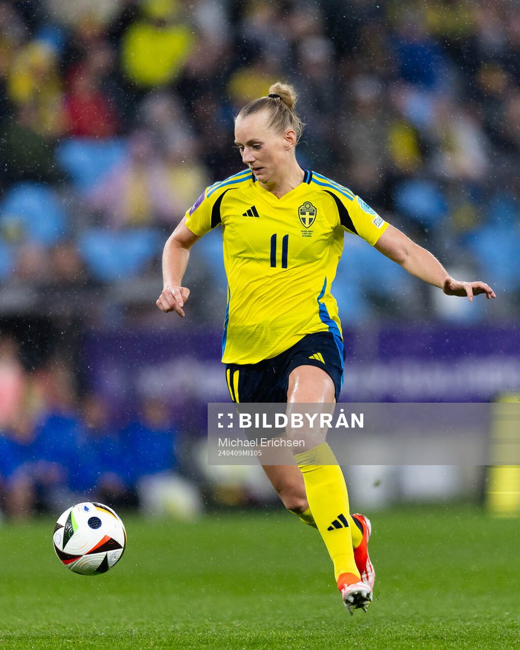 Stina Blackstenius of Sweden