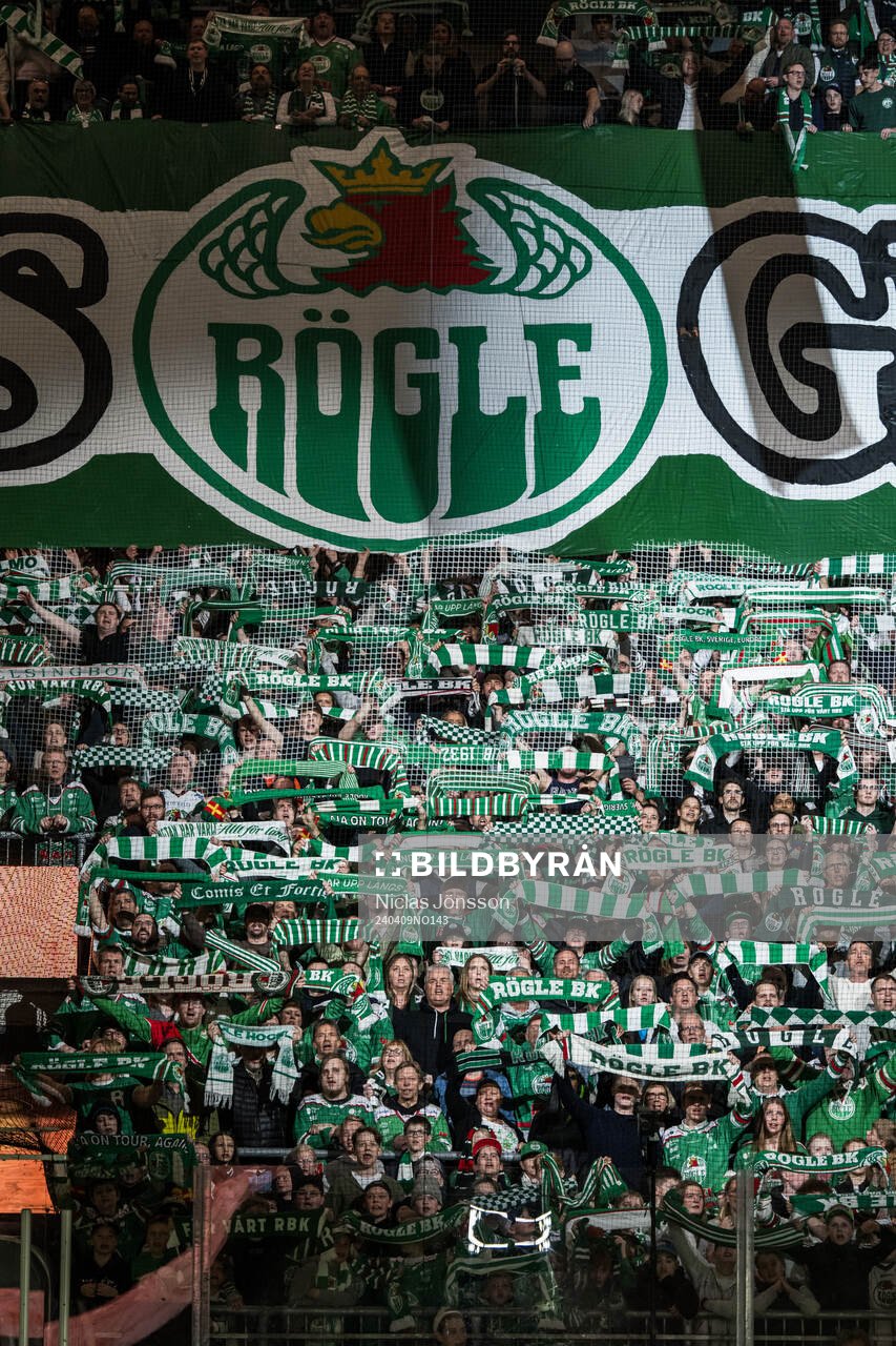 Rögles supportrar med tifo