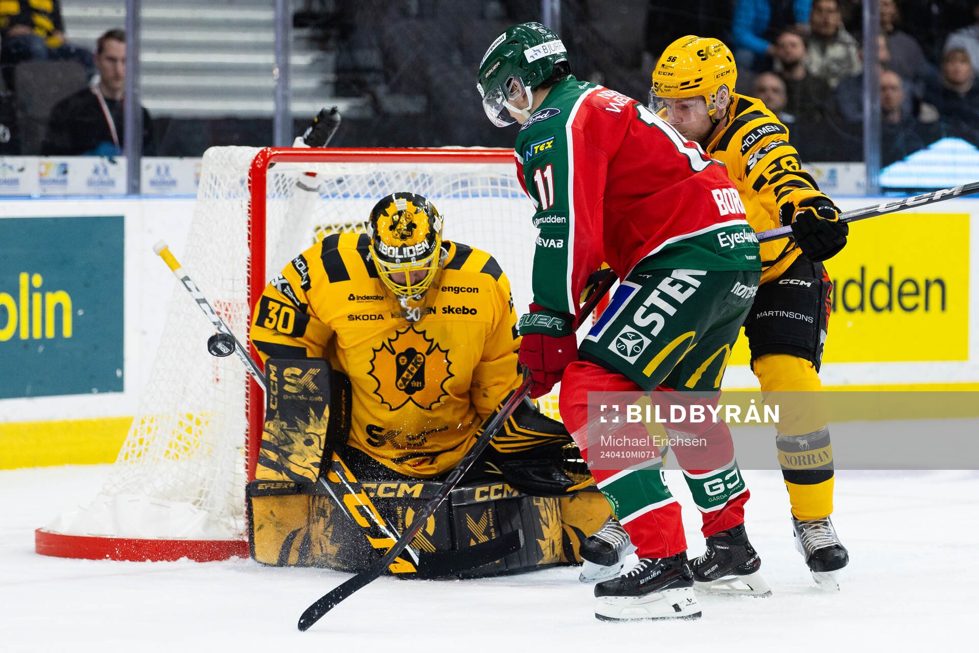 Frölundas Erik Borg och Skellefteås målvakt Gustaf
