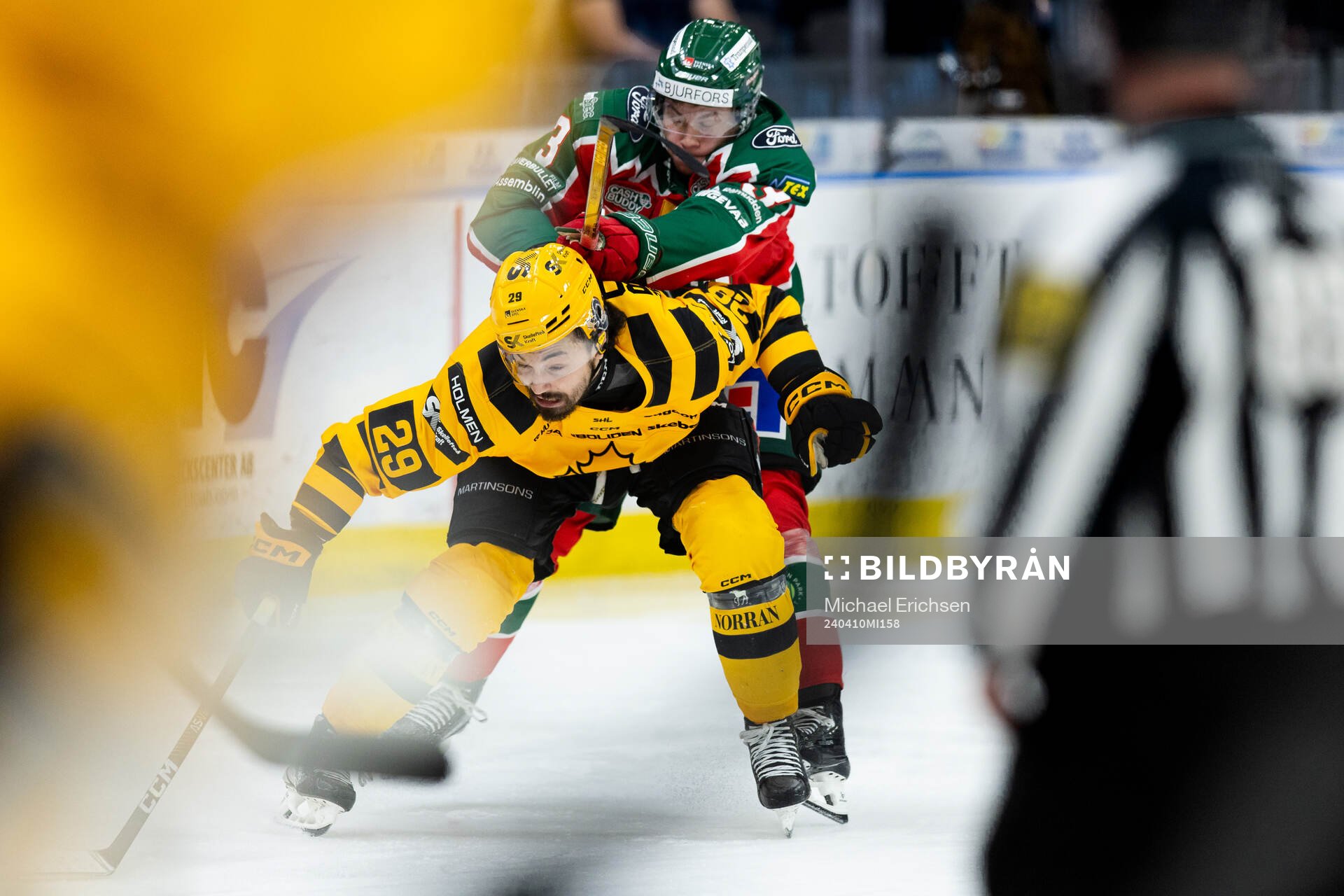 Frölundas Albin Sundin och Skellefteås Dylan Sikura