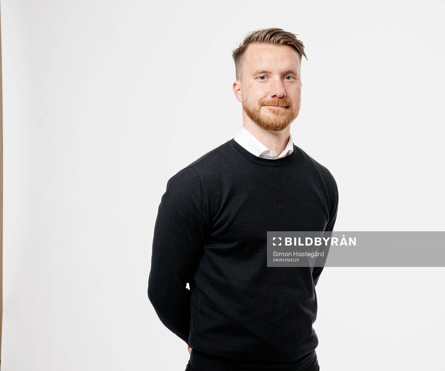 Olof Unogård, Tränare Växjö DFF,   poserar för porträtt under damallsvenskans upptaktsträff in den 10 april 2024 i Stockholm. 