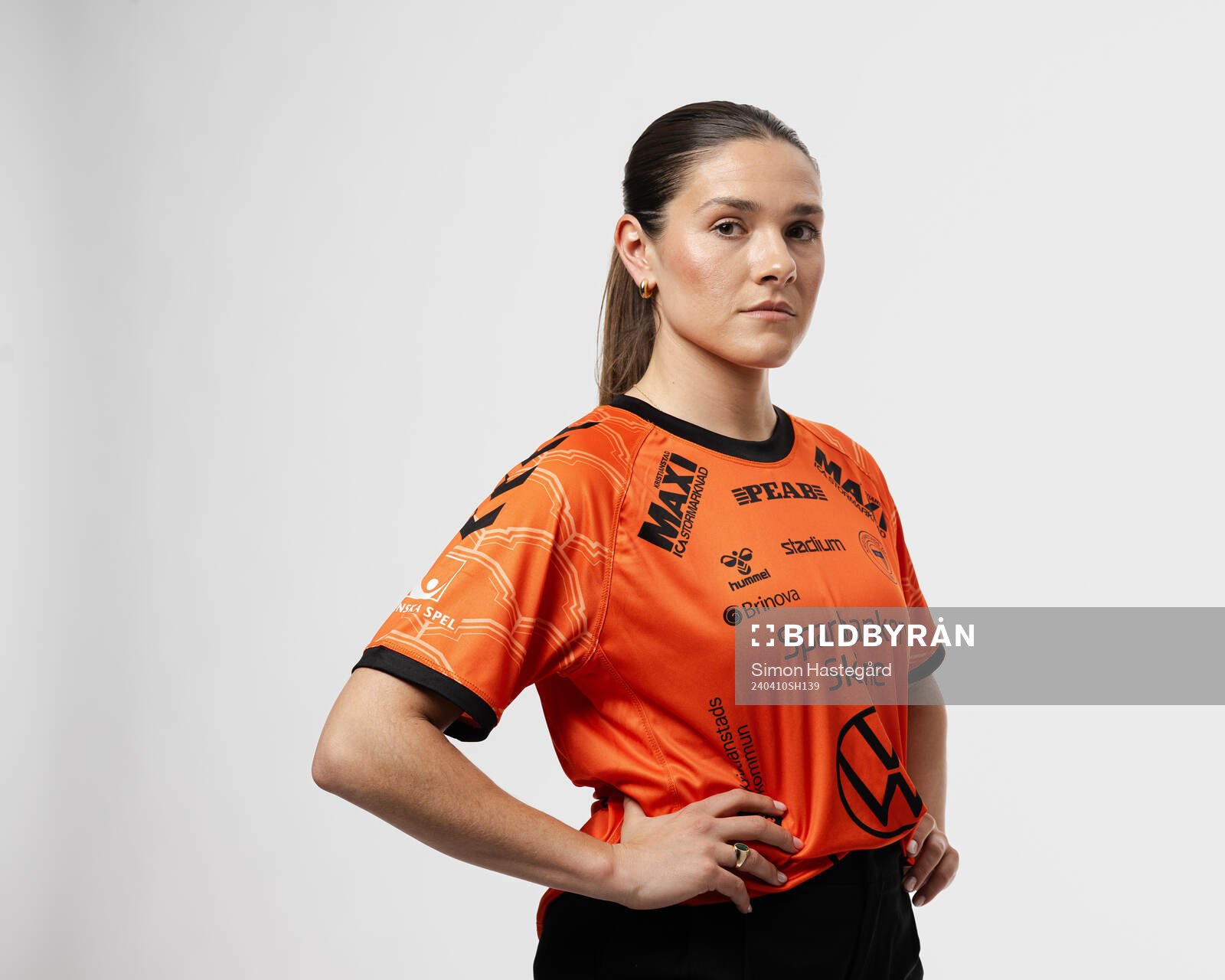 Carly Wickenheiser, Kristianstads DFF,  poserar för porträtt under damallsvenskans upptaktsträff in den 10 april 2024 i Stockholm. 