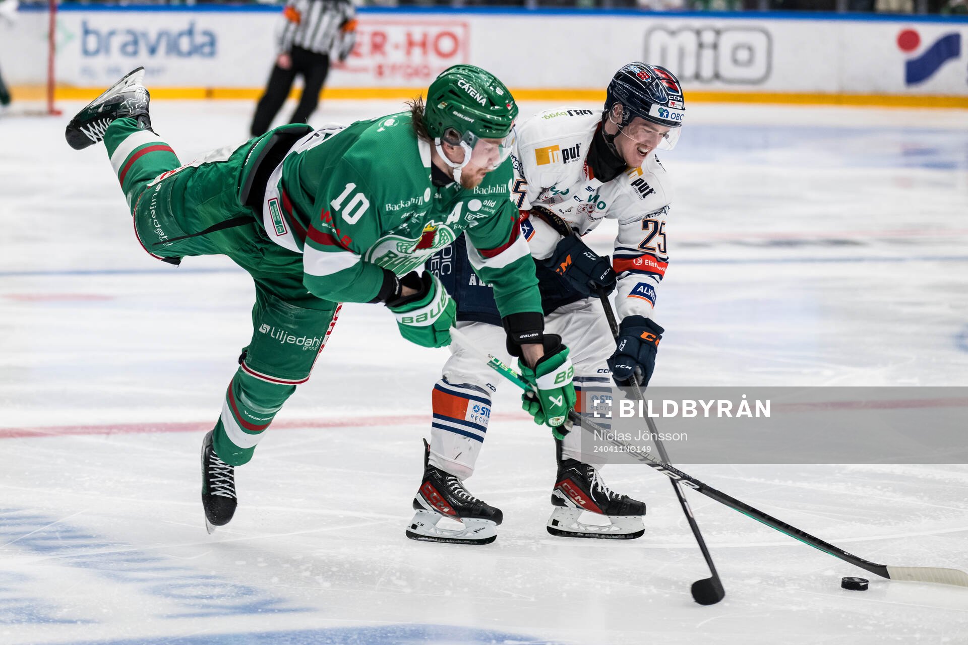 Rögles Rodrigo Abols  och Växjös Filip Eriksson