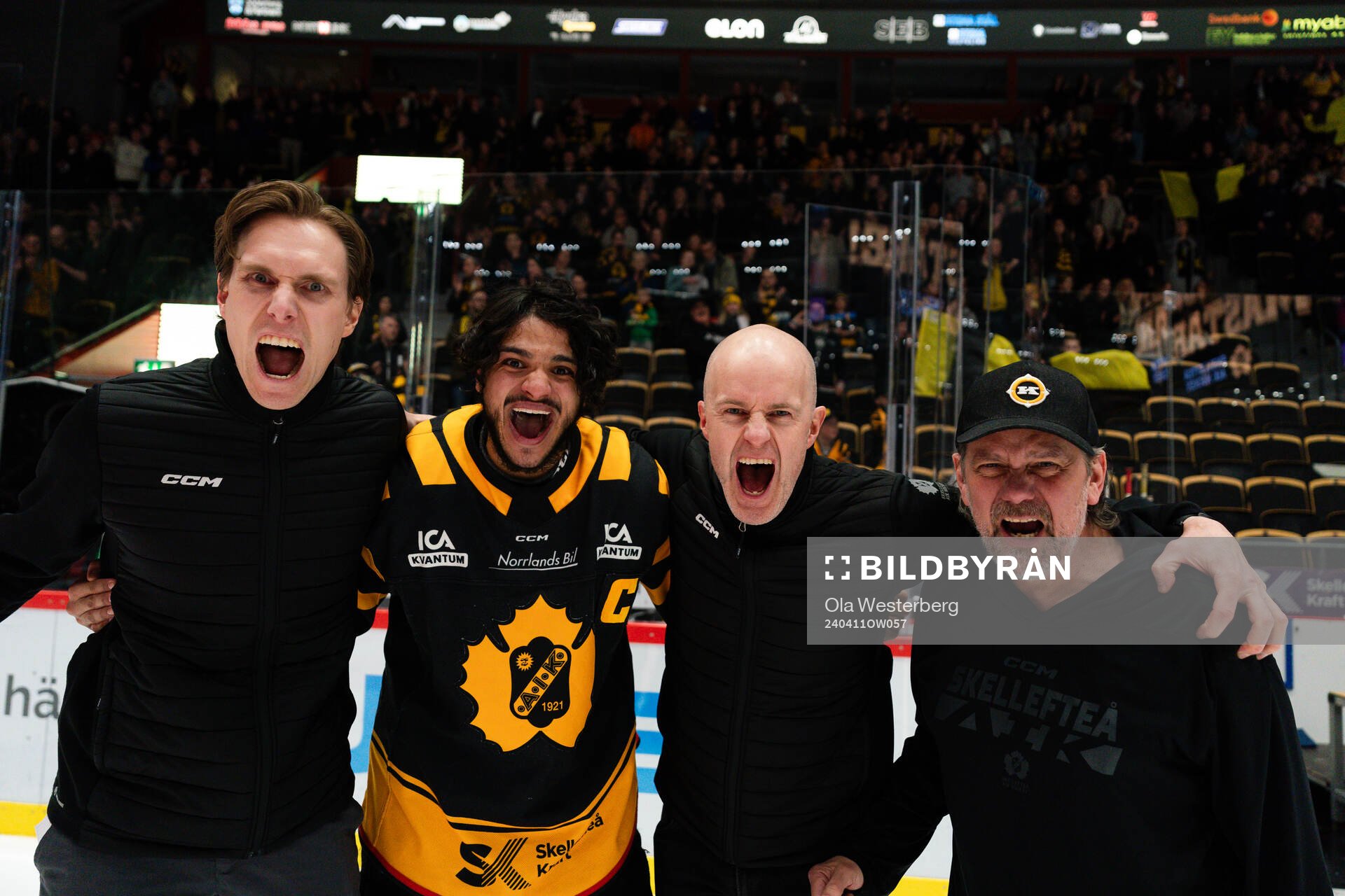 Skellefteås tränare Joel Rönnmark , Amill Andersson ,