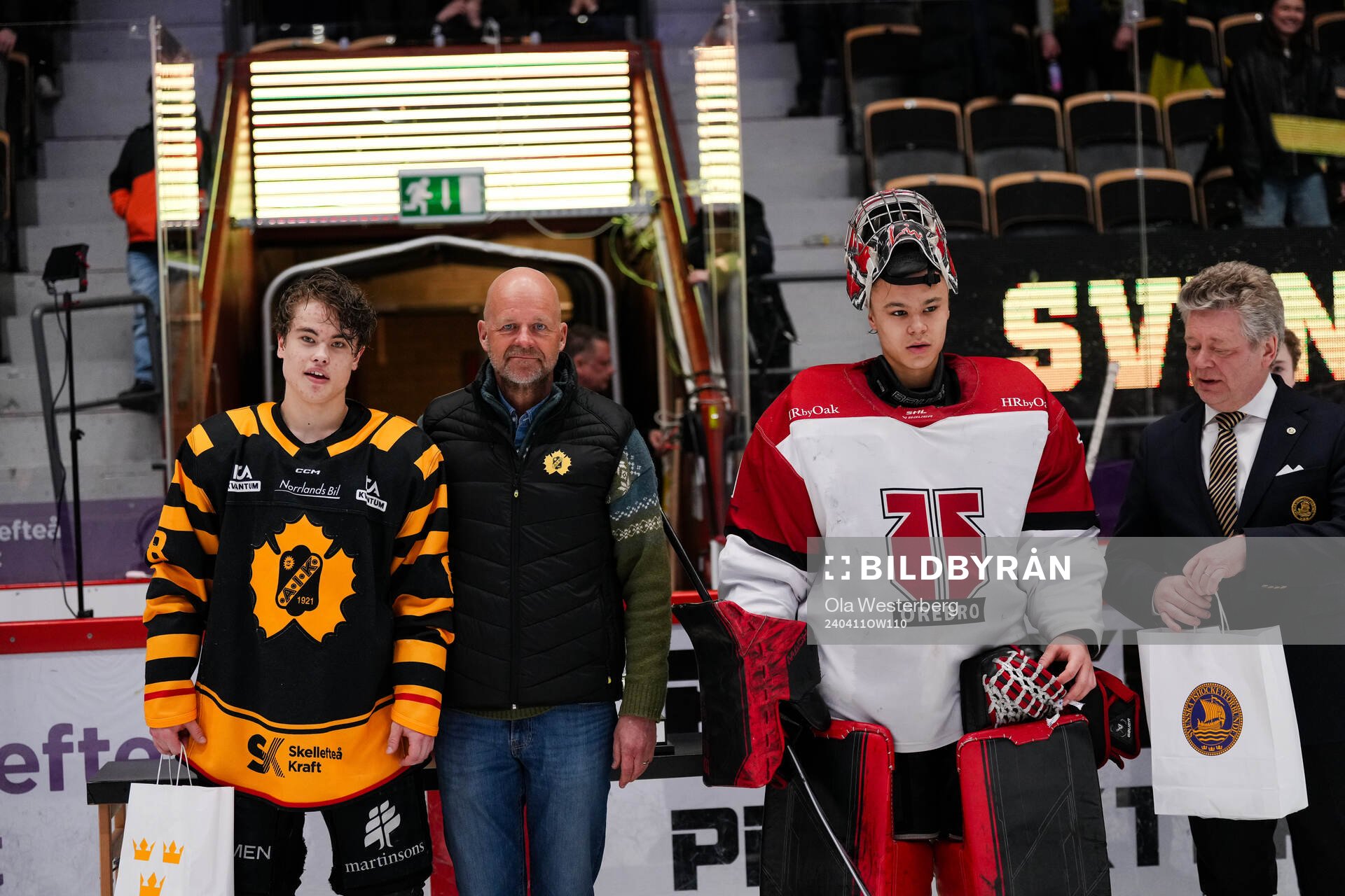 Skellefteås Viggo Nordlund och Örebros målvakt Herman Liv