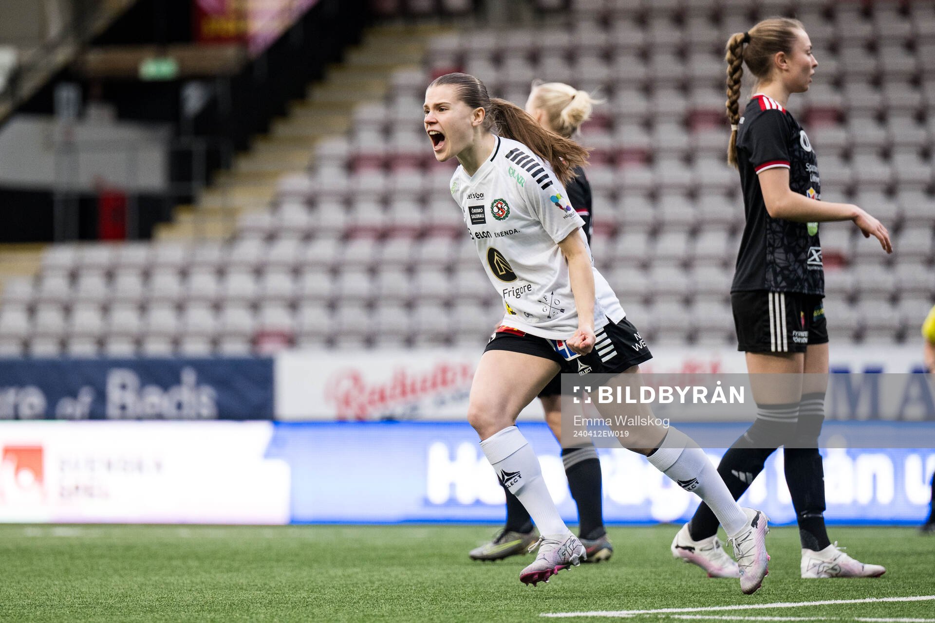 Örebros Cornelia Karlsson jublar