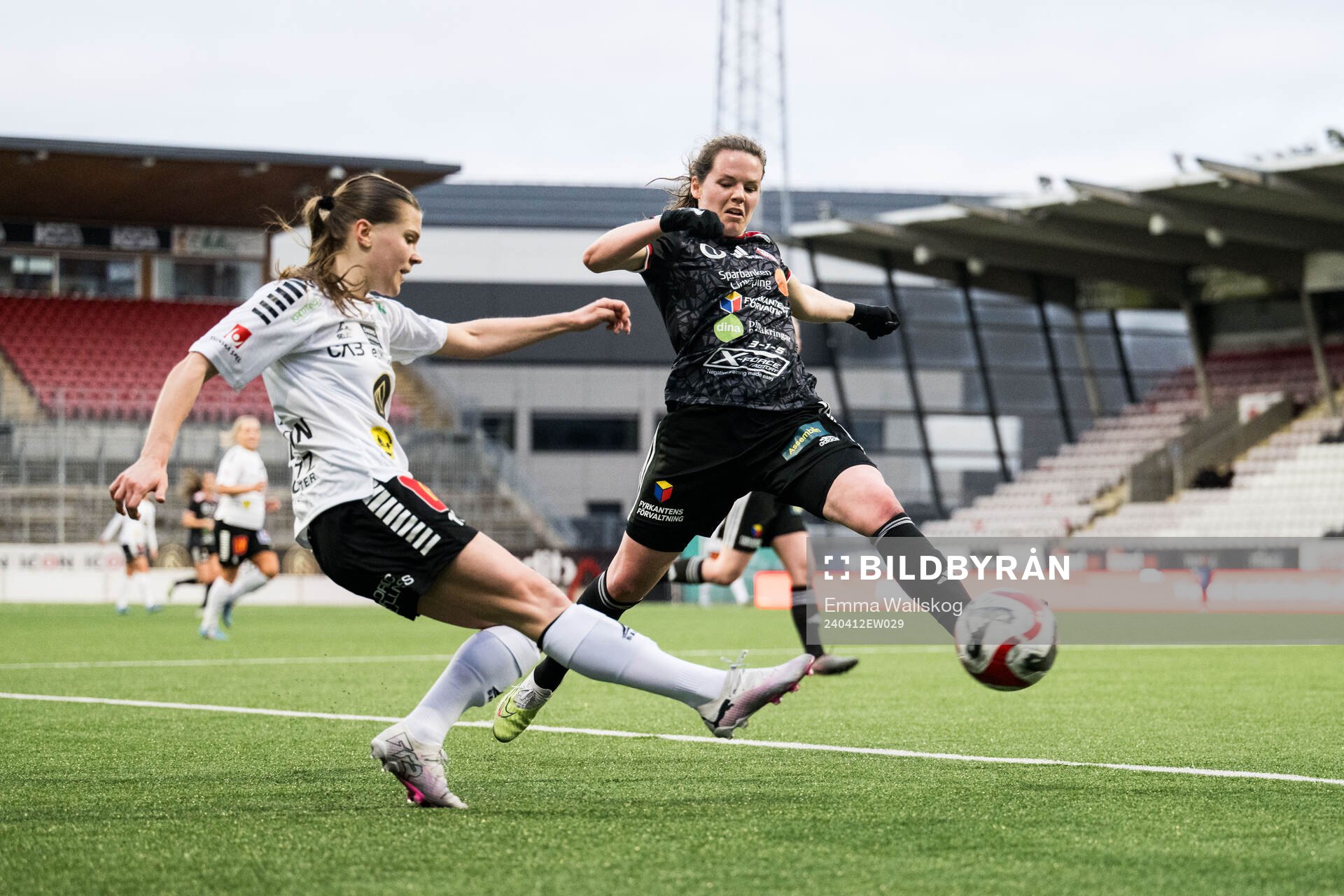 Örebros Cornelia Karlsson och Lidköpings Ida Ahlbom