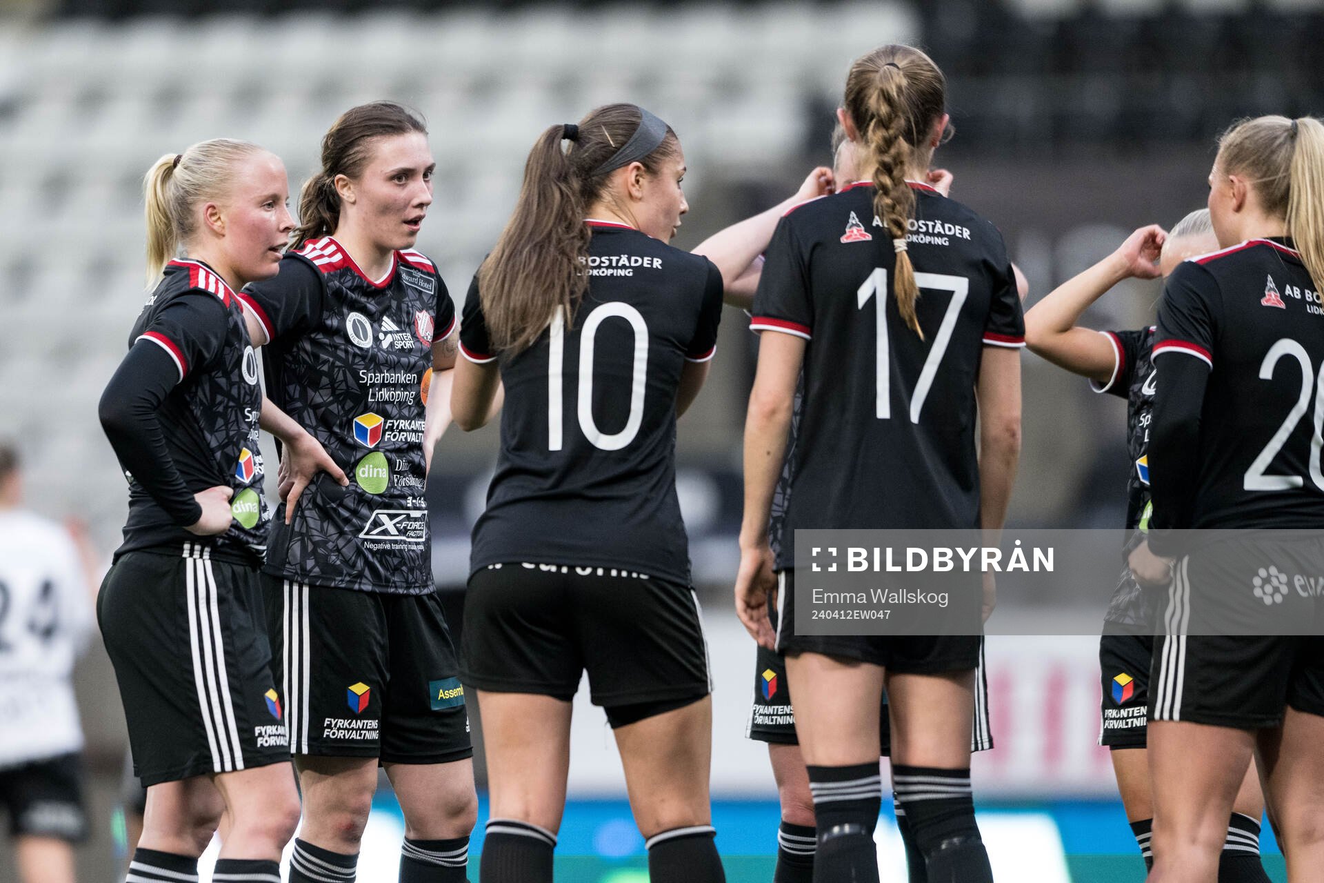 Lidköpings Linnea Strömberg och Ella Björkman deppar