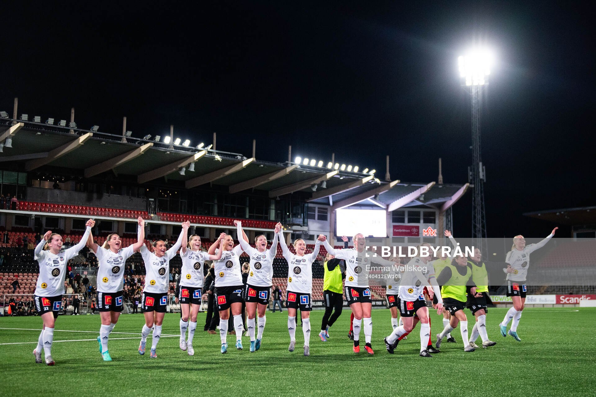 Örebros spelare jublar