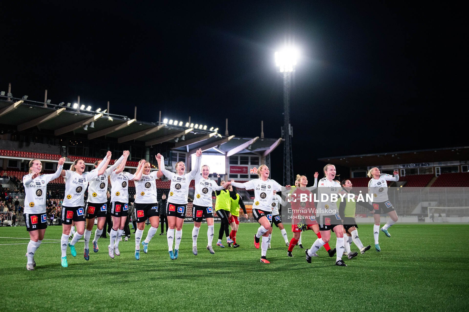 Örebros spelare jublar