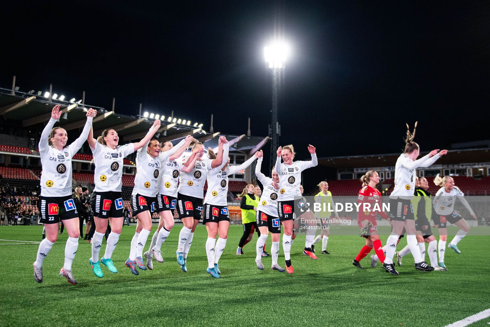 Örebros spelare jublar