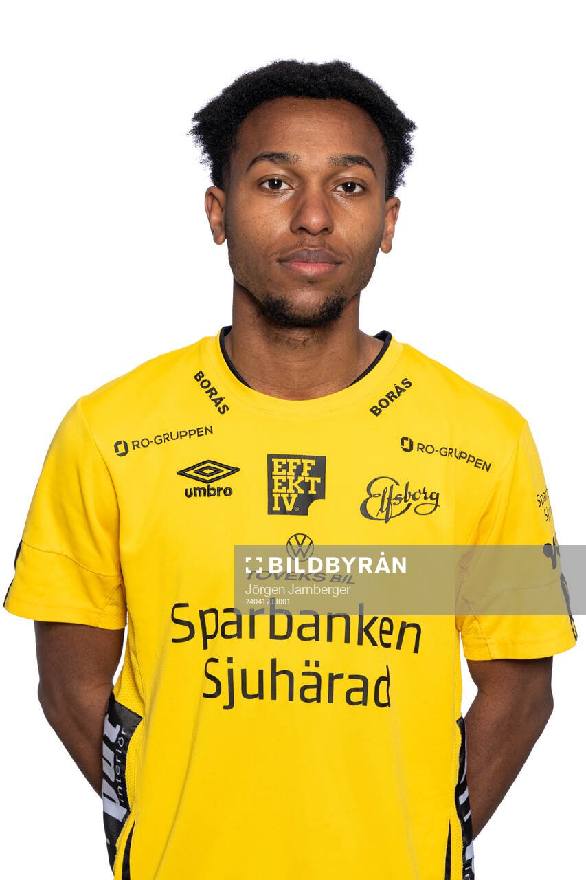 Mohamed Abdala under en porträttfotografering med Elfsborg U17/U16 den 12 april 2024 i Borås. 