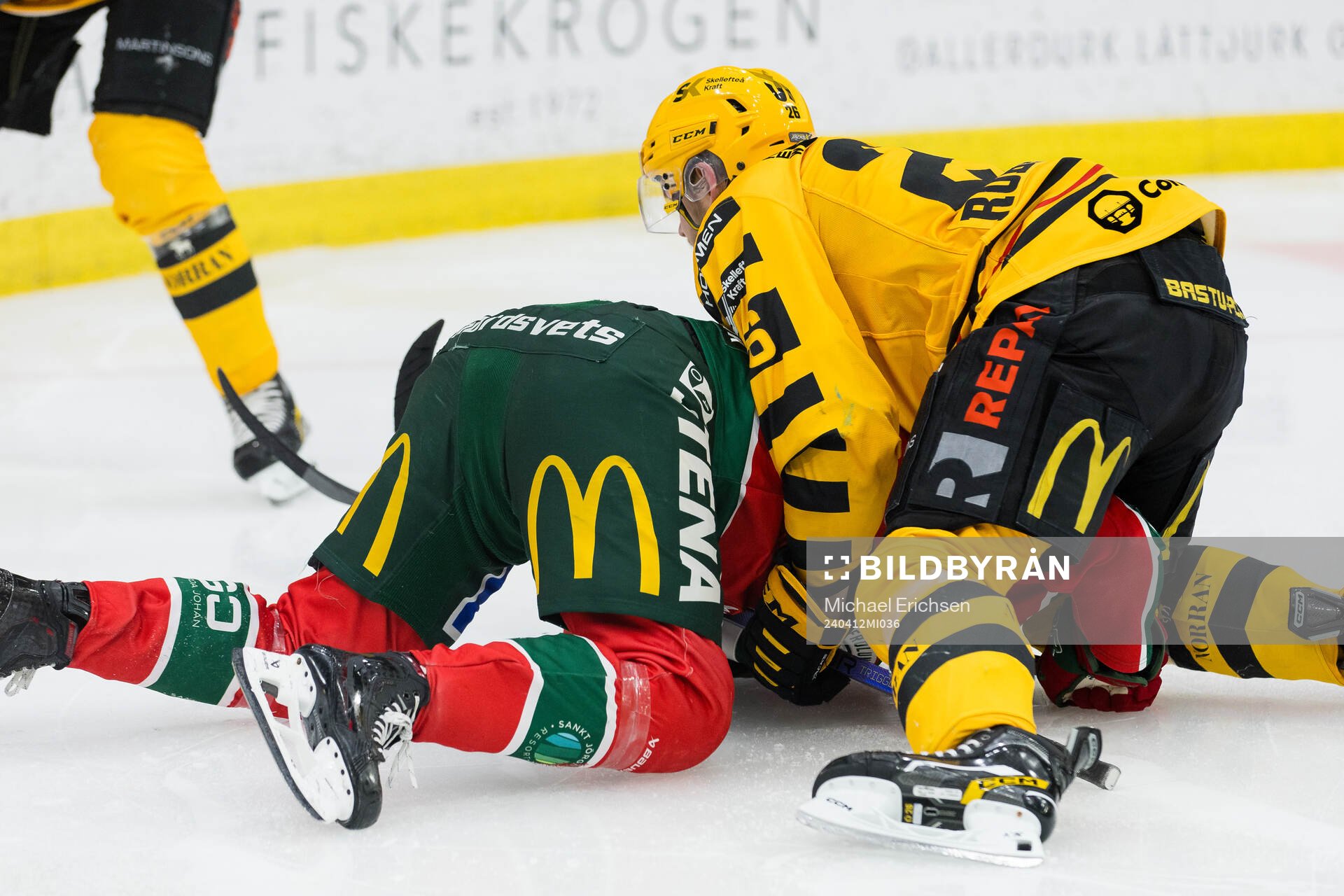 Skellefteås Simon Robertsson och Frölundas Noah Hasa