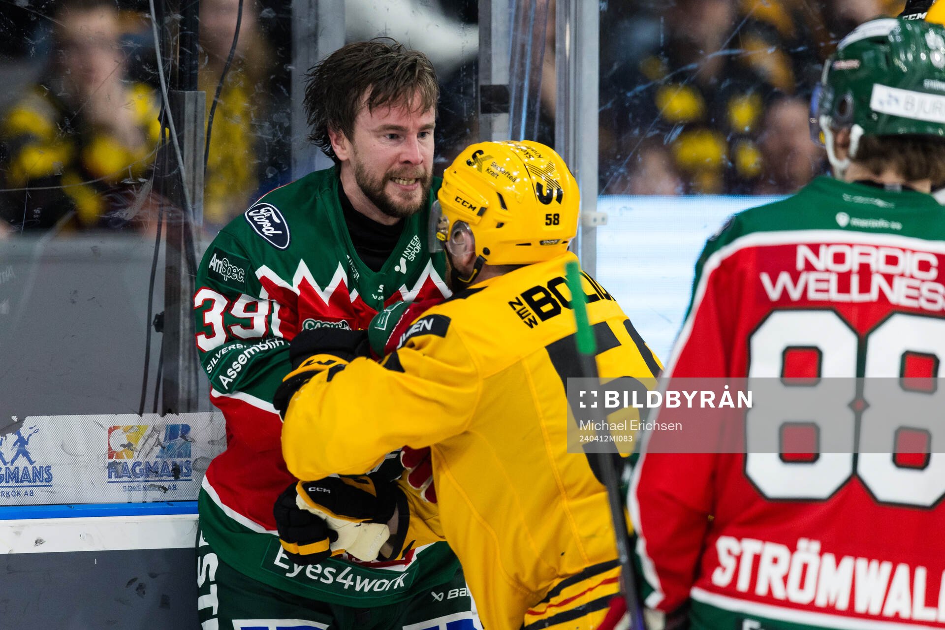 Frölundas Mikael Ruohomaa och Skellefteås Oskar Nilsson