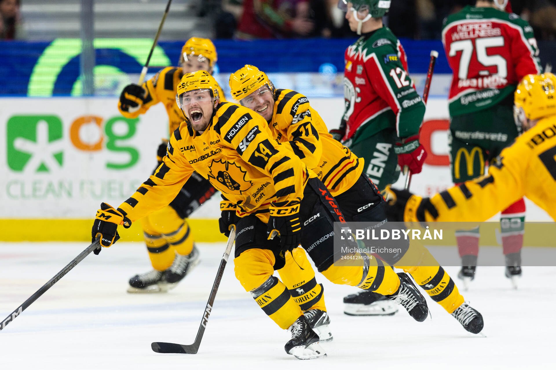Skellefteås Andreas Johnson jublar