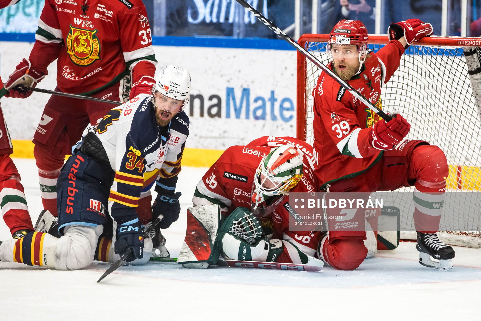 Djurgårdens Daniel Brodin och Moras målvakt Waltteri