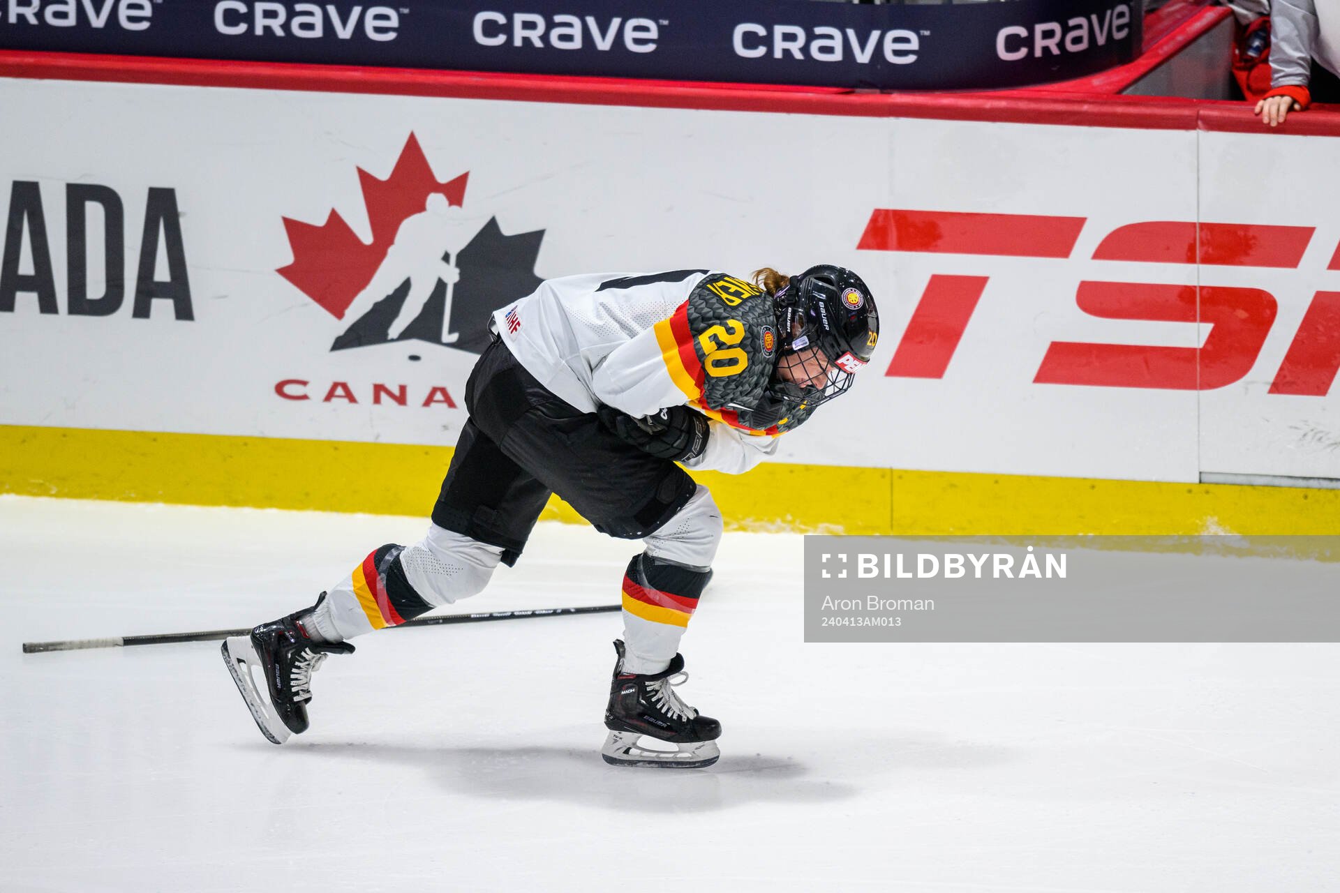 Daria Gleissner of Germany in pain