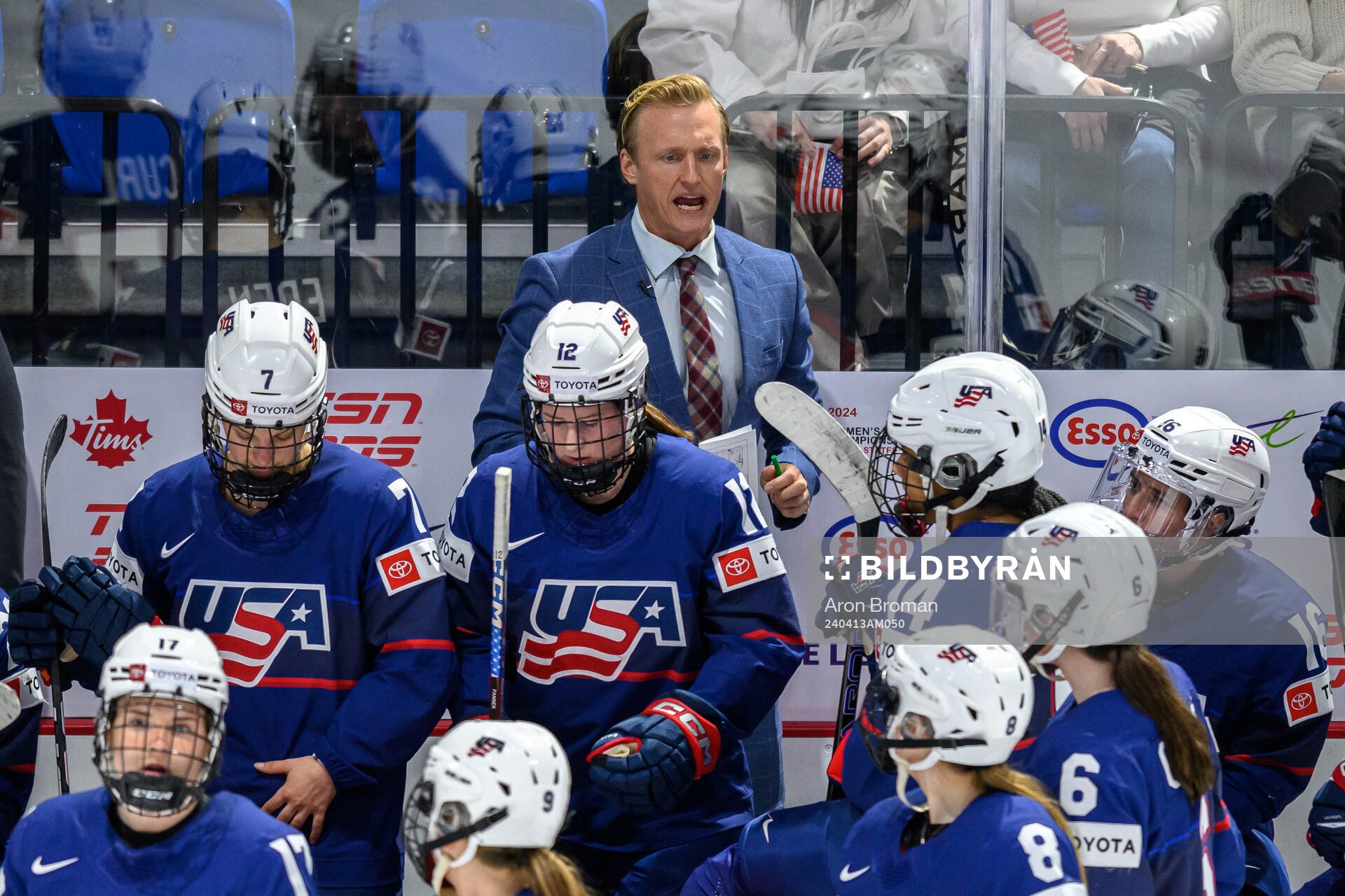 Head coach John Wroblewski of USA