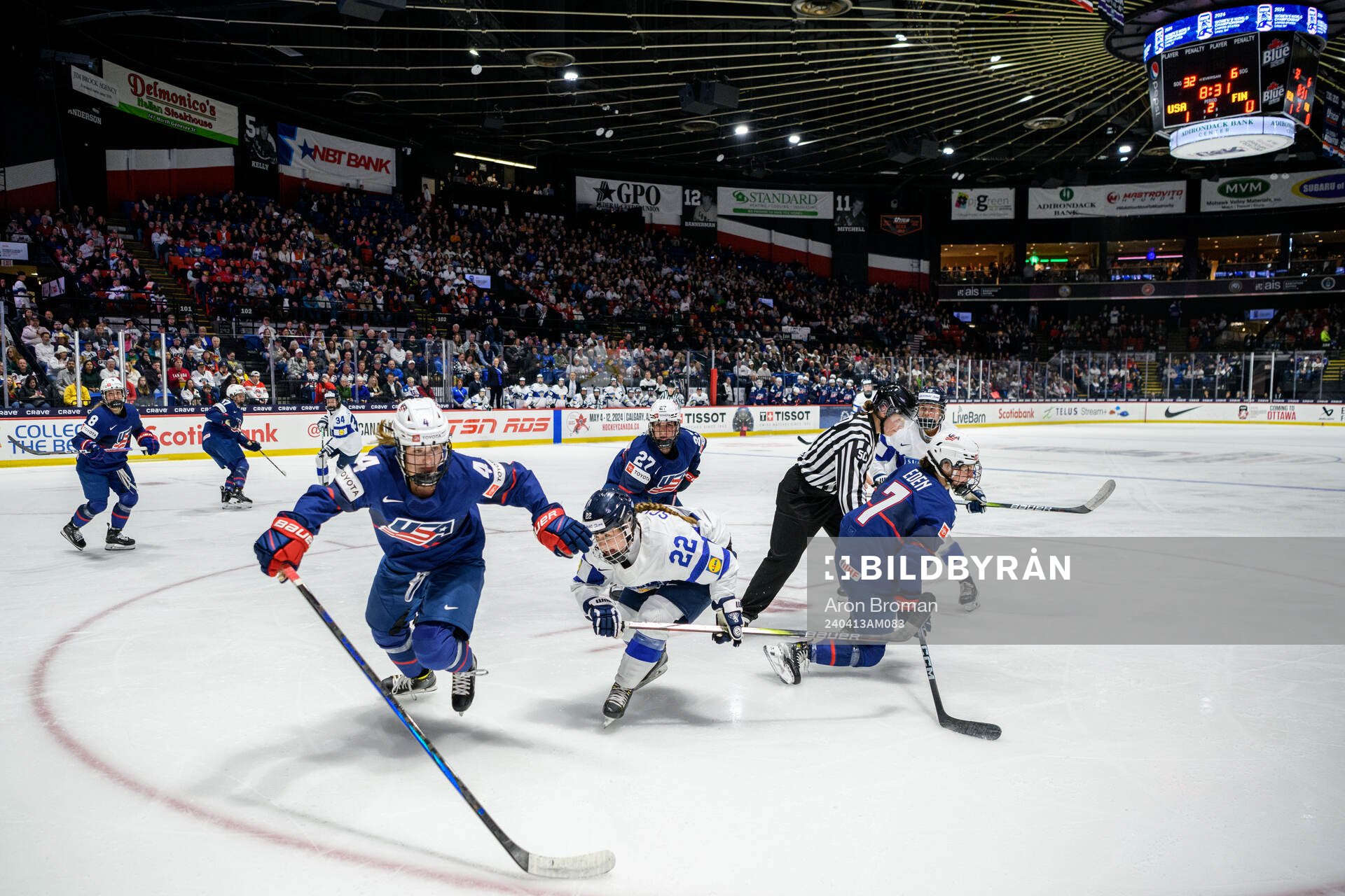 Caroline Harvey of USA and Julia Schalin of Finland