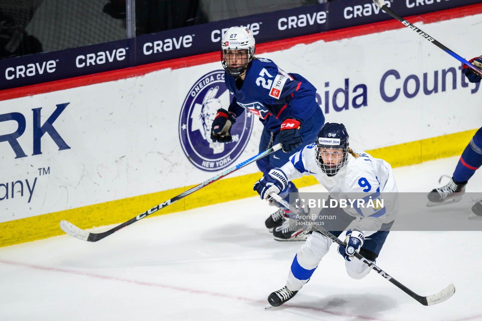 Abbey Murphy of USA and Nelli Laitinen of Finland