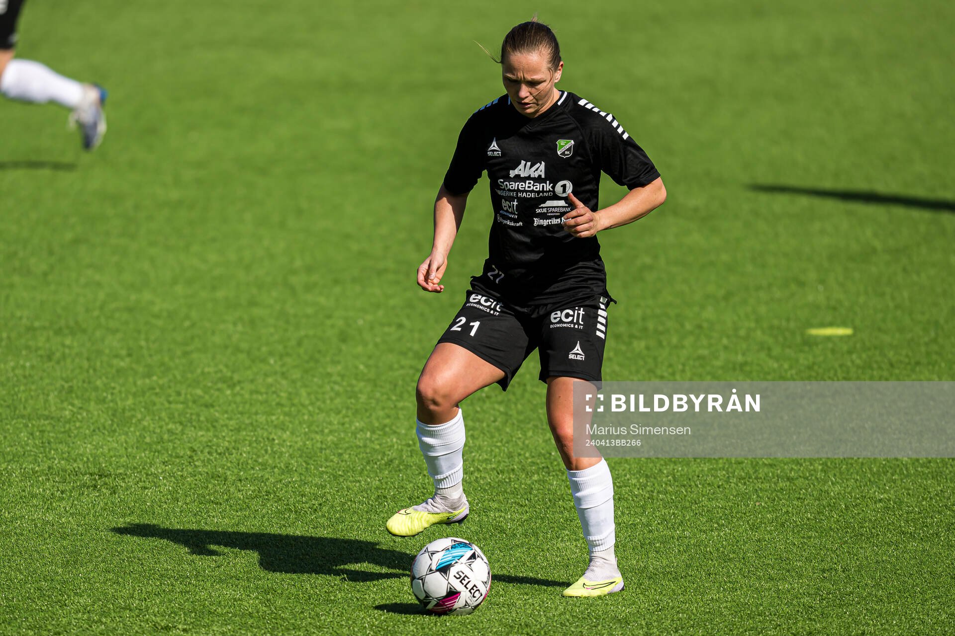 Silje Bekkåsen Nyhagen of Hønefoss warms up