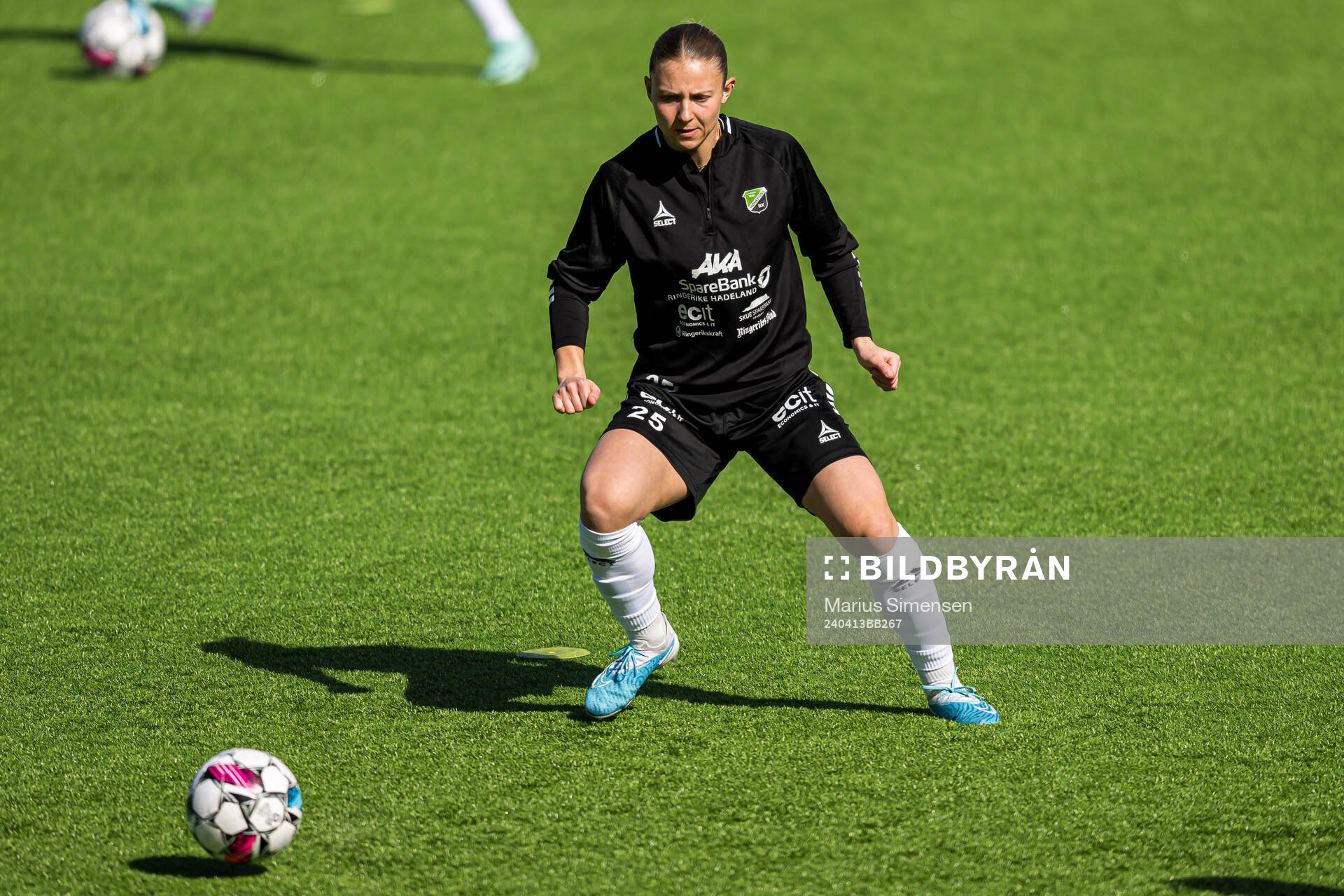 Inger Vadder Sandland of Hønefoss warms up