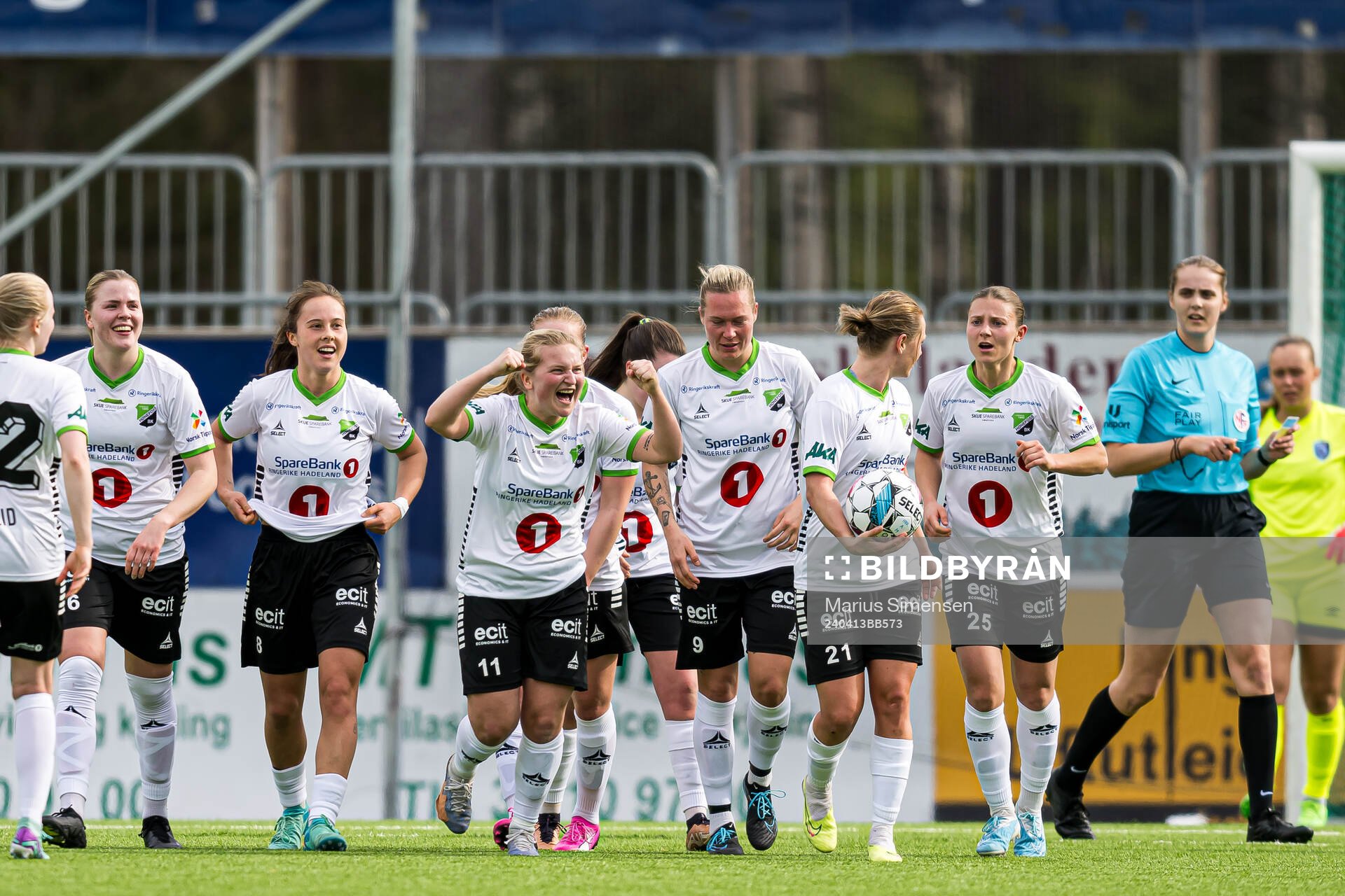 Synne Kristine Hamborg of Hønefoss celebrates after scoring the 3-1 goal during the 1. division football match between Hønefoss and Fyllingsdalen on April 13, 2024 in Hønefoss.
