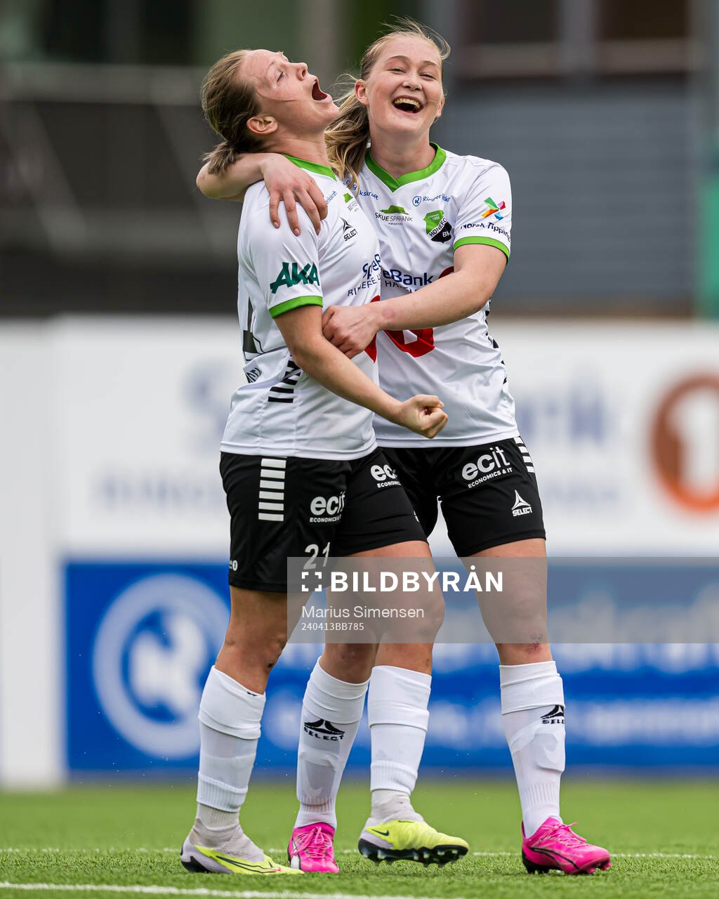 Silje Bekkåsen Nyhagen of Hønefoss celebrates