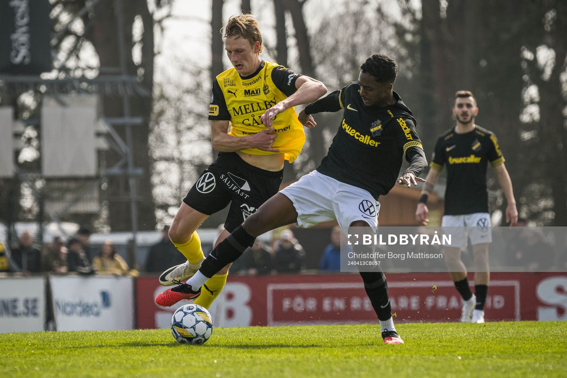 Mjällbys Alexander Johansson och AIKs Abdihakim Ali