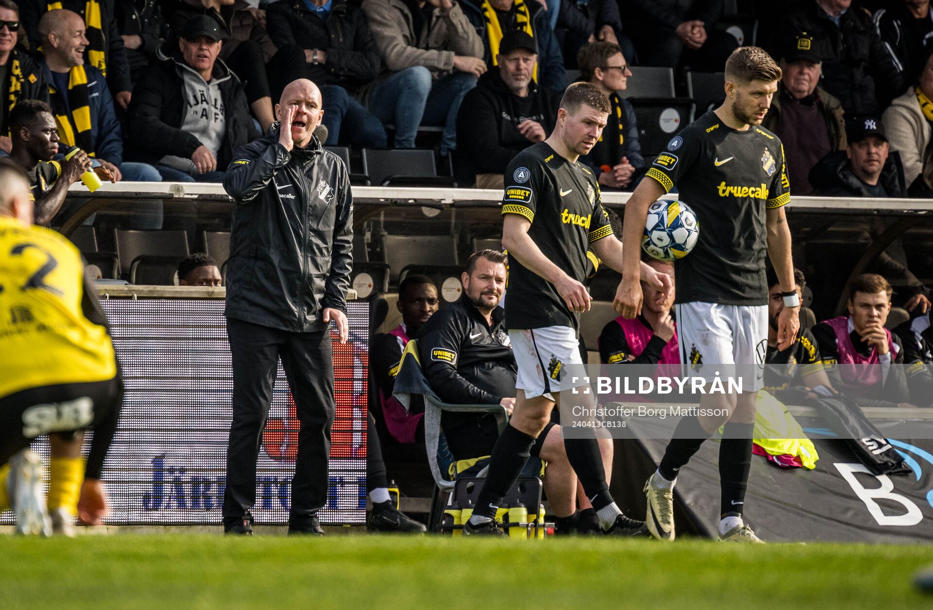 AIKs tränare Henning Berg, Mads Døhr Thychosen och Anton